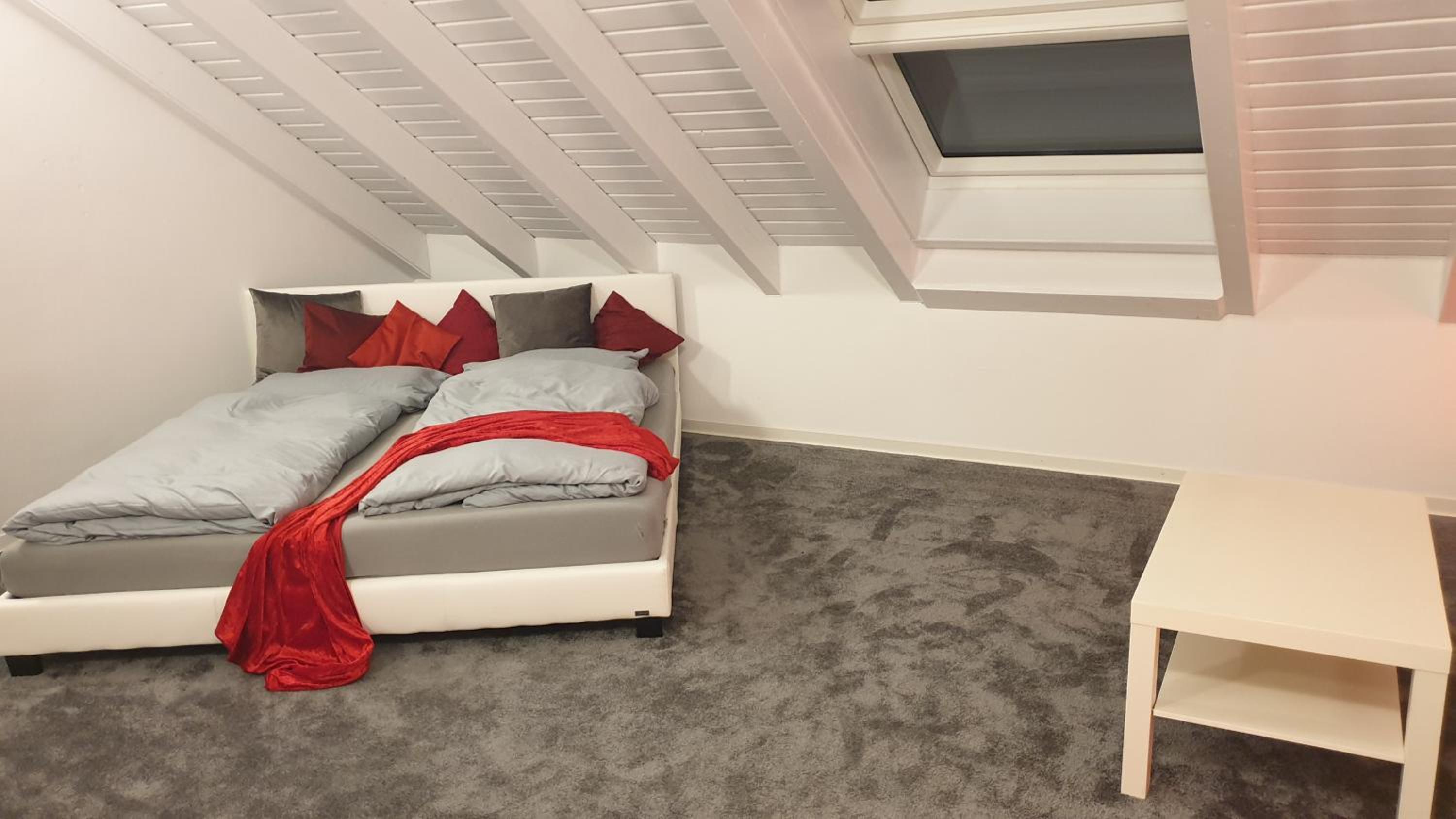 Moderne großzügige Villa 246 qm 8,5 Zimmer, offener Kamin bis zu 13 Schlafplätze