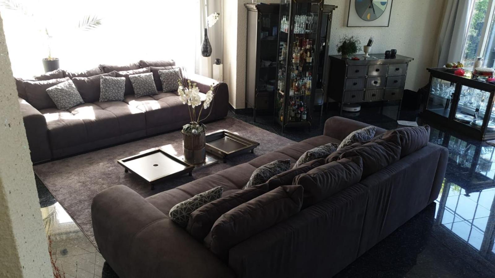 Moderne großzügige Villa 246 qm 8,5 Zimmer, offener Kamin bis zu 13 Schlafplätze