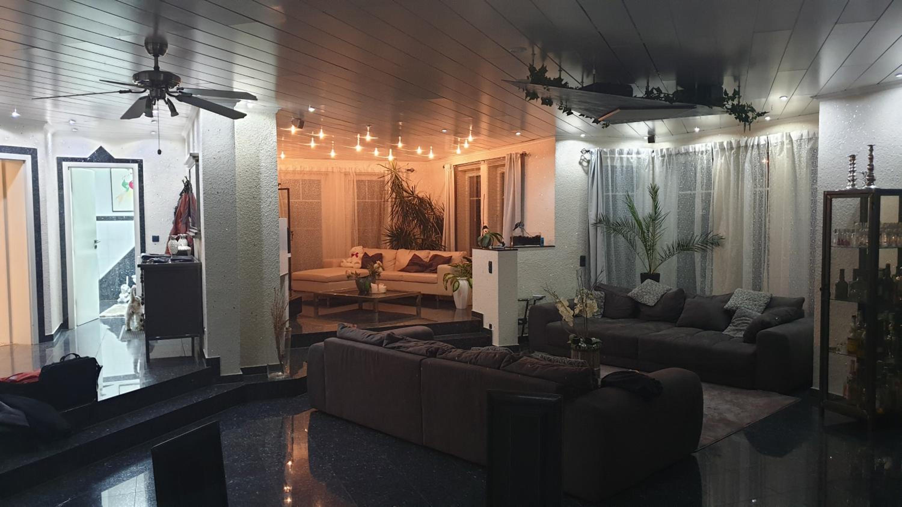 Moderne großzügige Villa 246 qm 8,5 Zimmer, offener Kamin bis zu 13 Schlafplätze