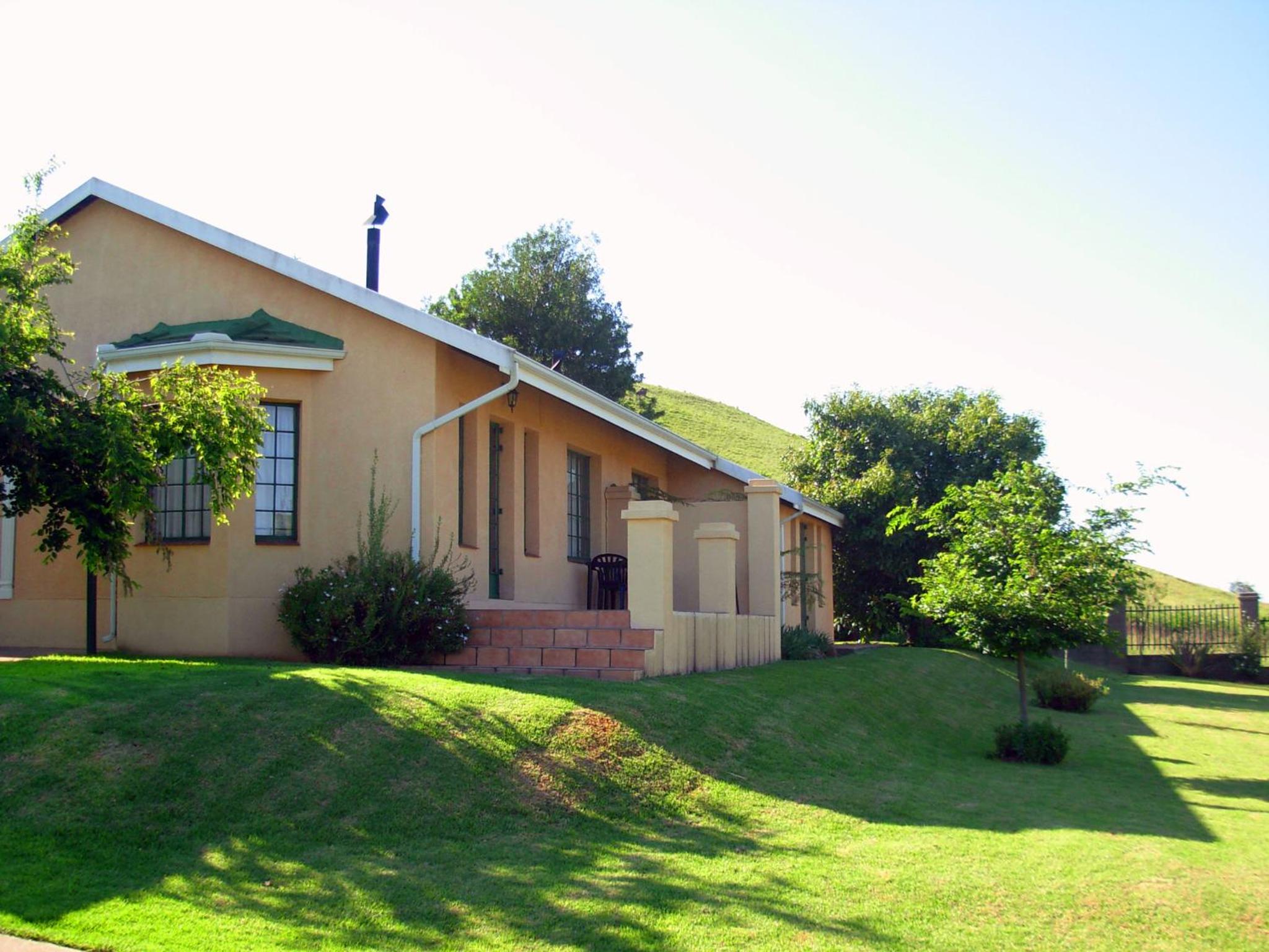 Thaba Tsweni Lodge & Safaris