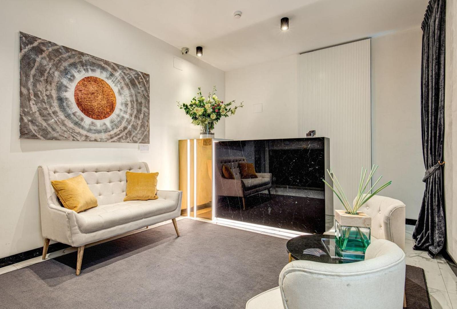 Hotel Relais Fontana Di Trevi Hotel - Image 1