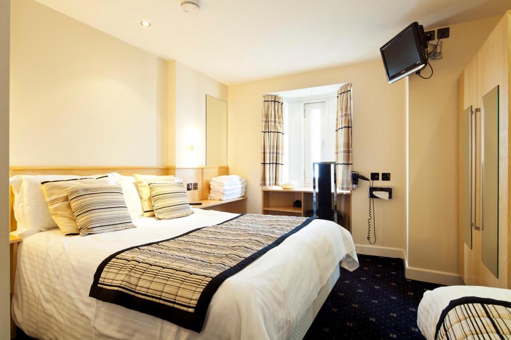 Queens Mansions: Lakeland Suite view 4
