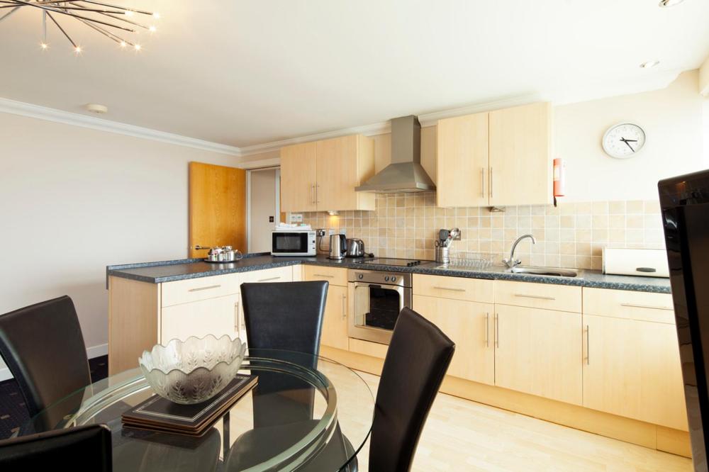 Queens Mansions Penny Stone Self Catering Luxury Apartment view 4