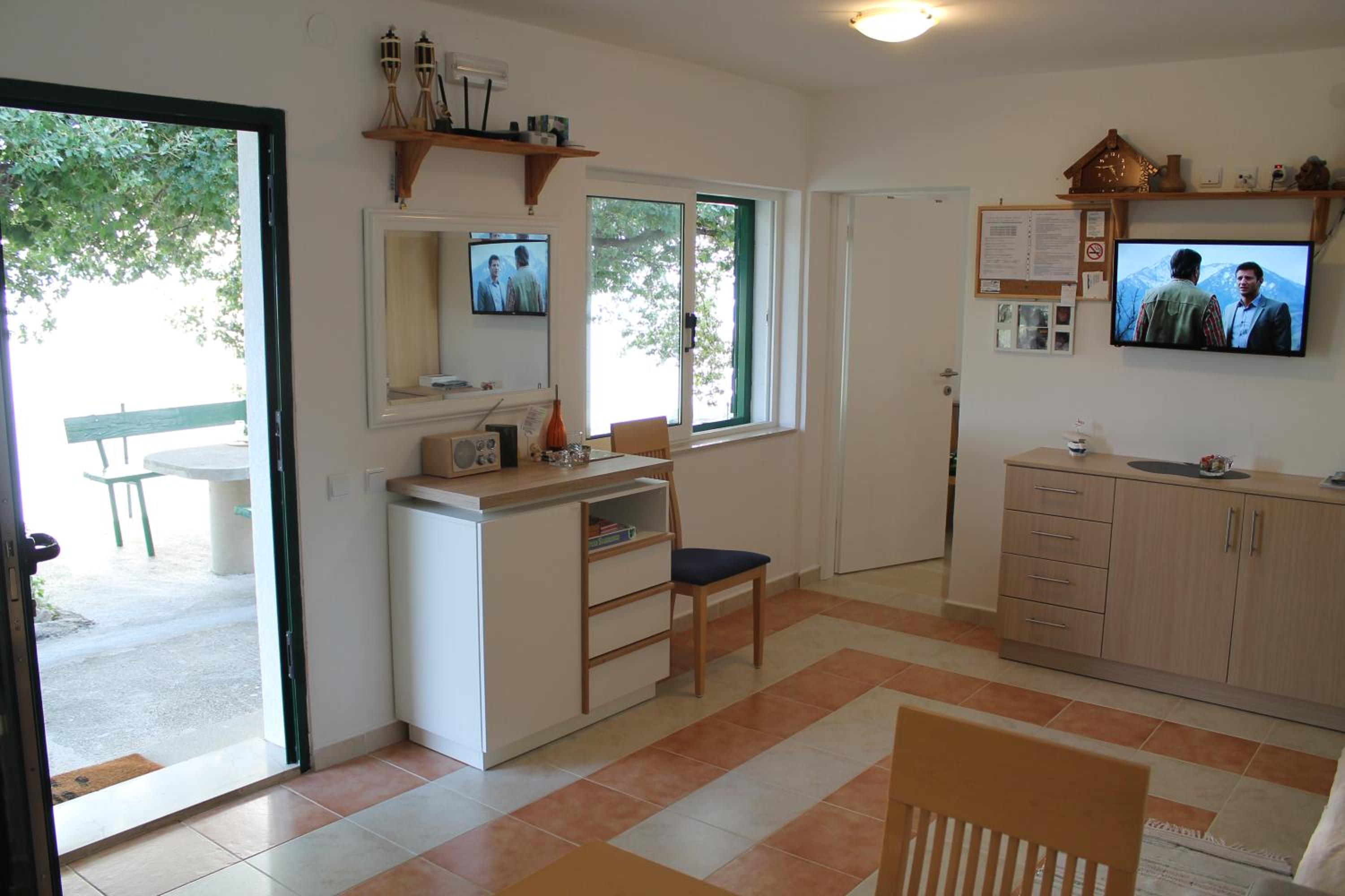 Photo 7
