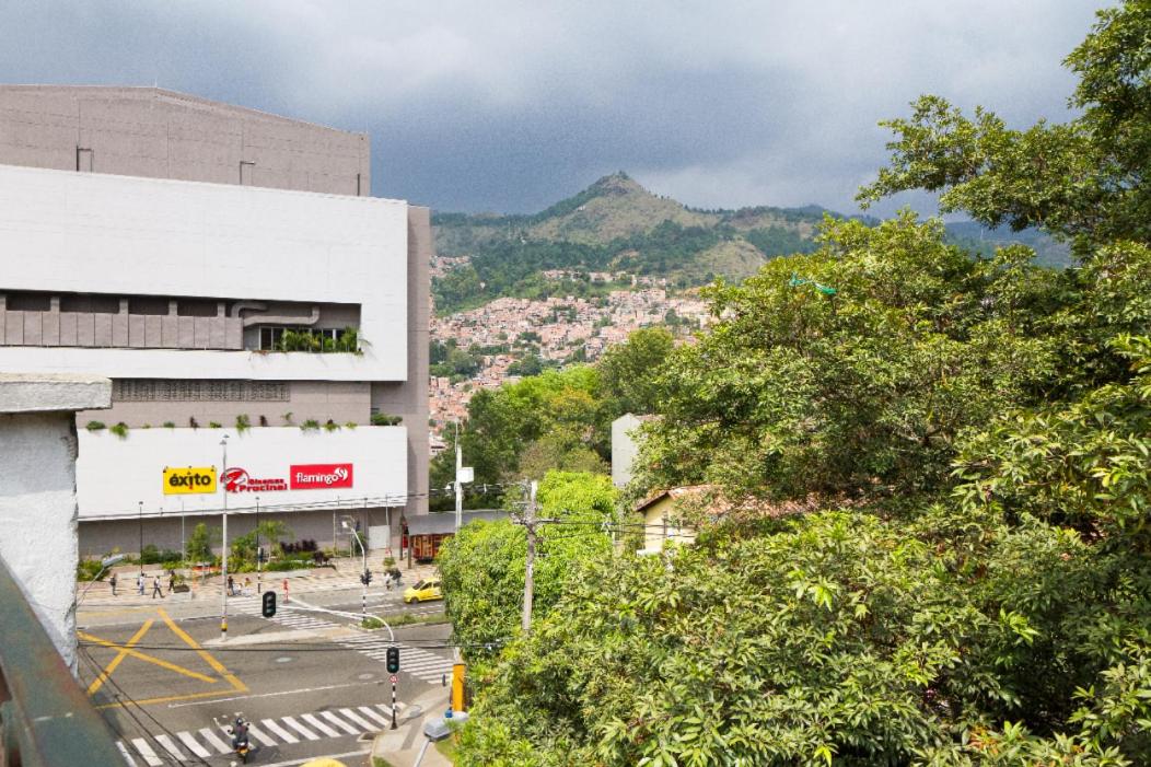 Casa Entera-Cerca a Mall La Central y Estación de Tranvía