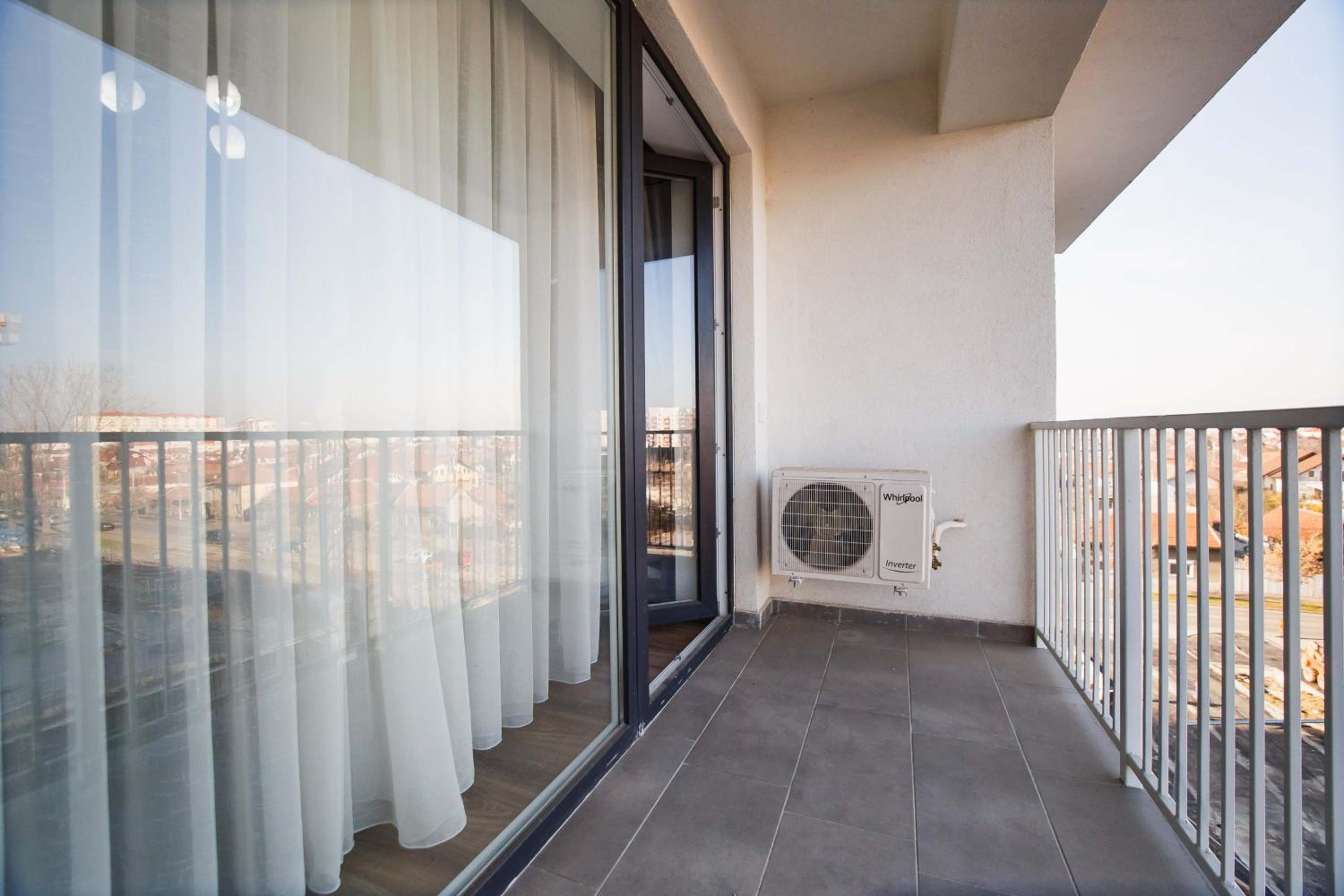 Bright & Elegant Central Apartment view 2