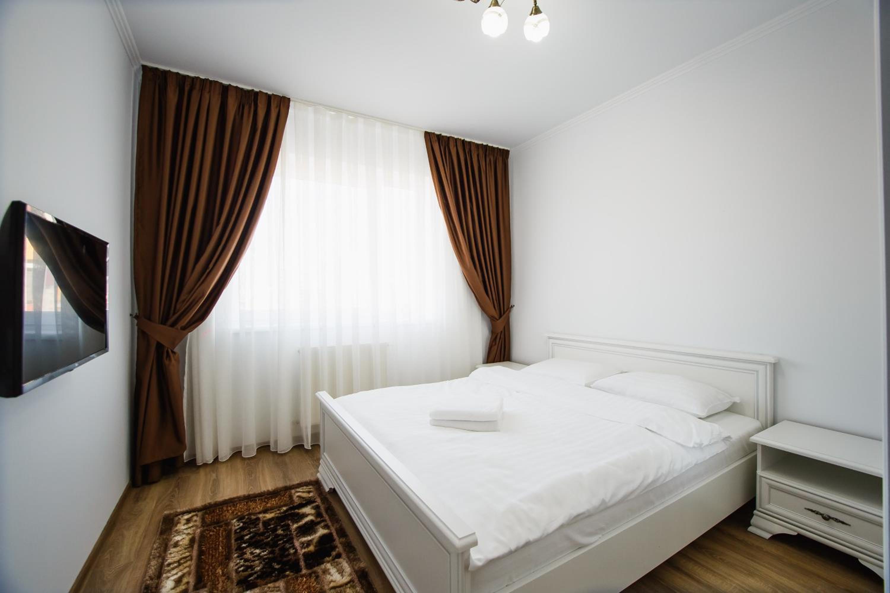 Bright & Elegant Central Apartment view 3