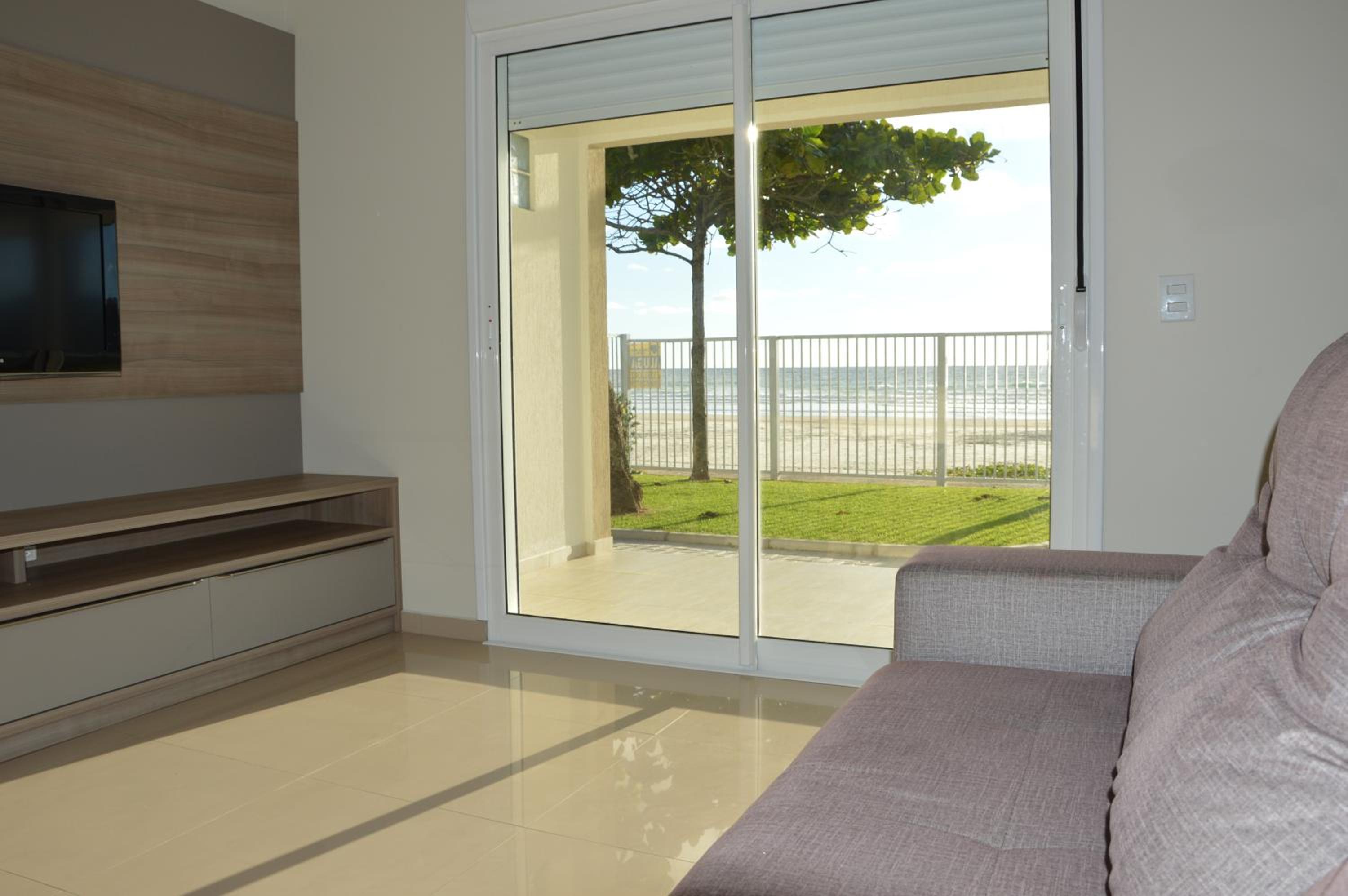 Belíssima Casa - Pé na areia - Bombinhas - Canto Grande