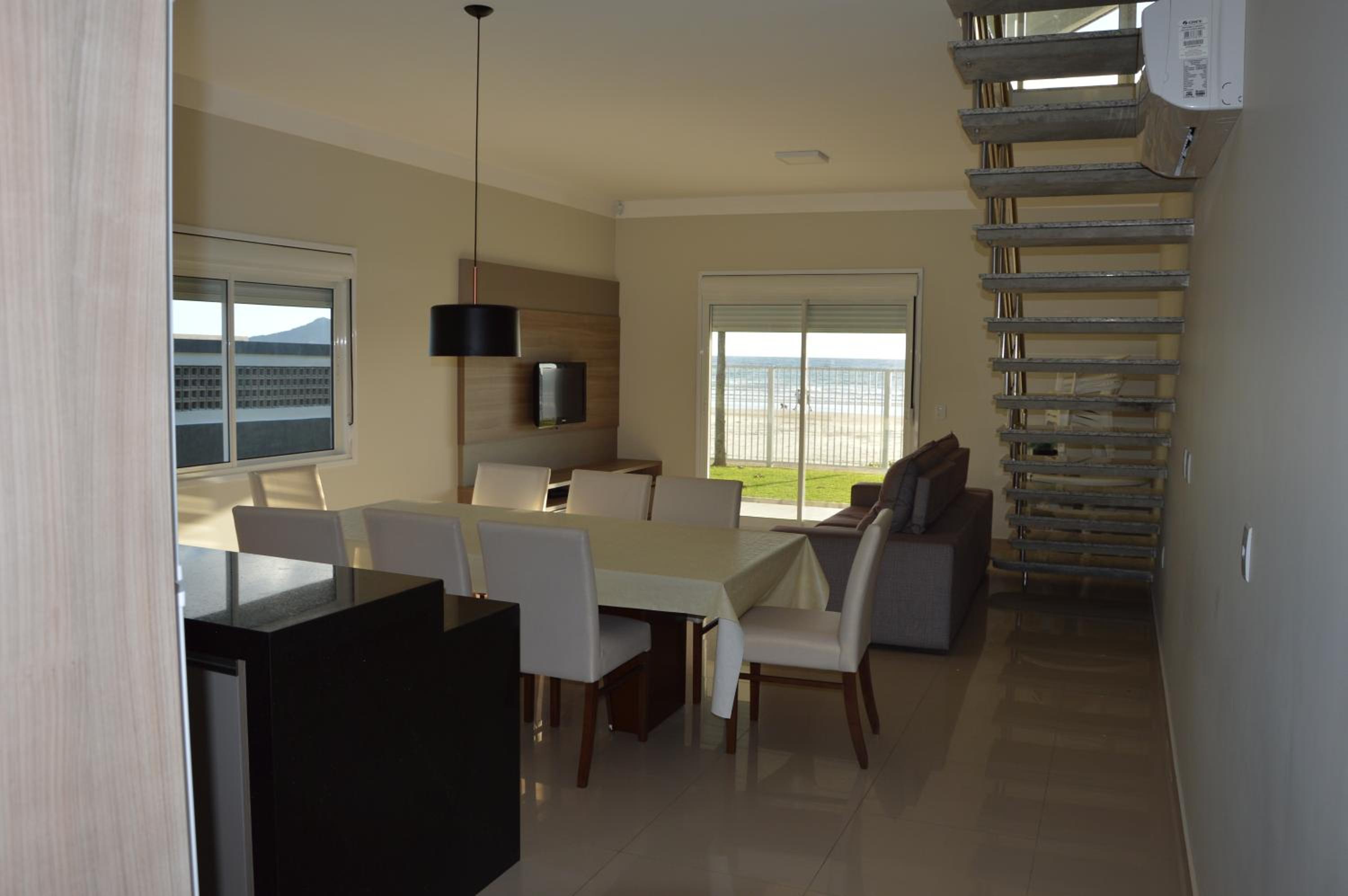Belíssima Casa - Pé na areia - Bombinhas - Canto Grande