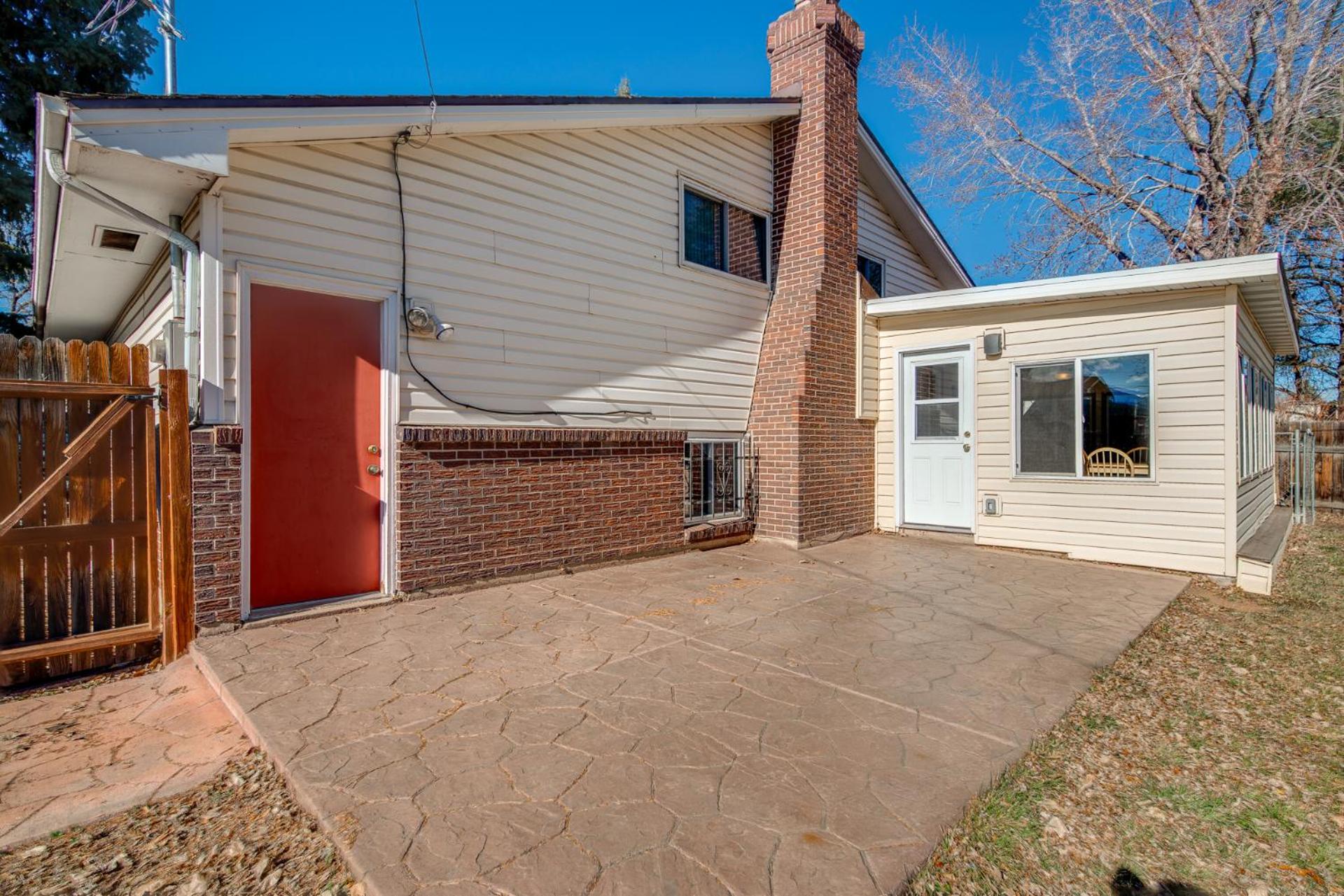 Pet Friendly Sleeps 12 near Garden of the Gods AF view 3