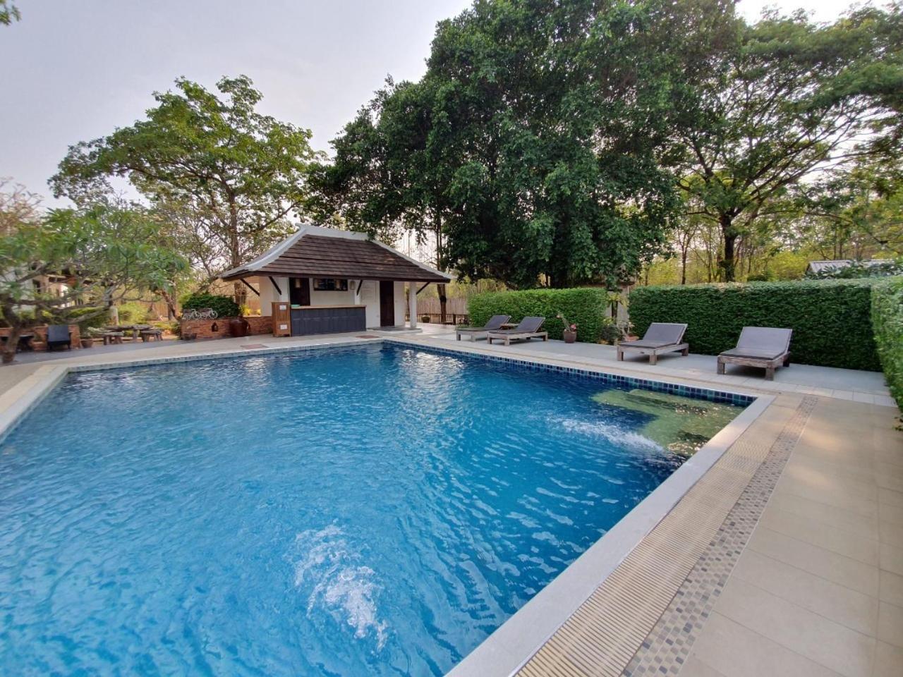 Tharaburi Resort