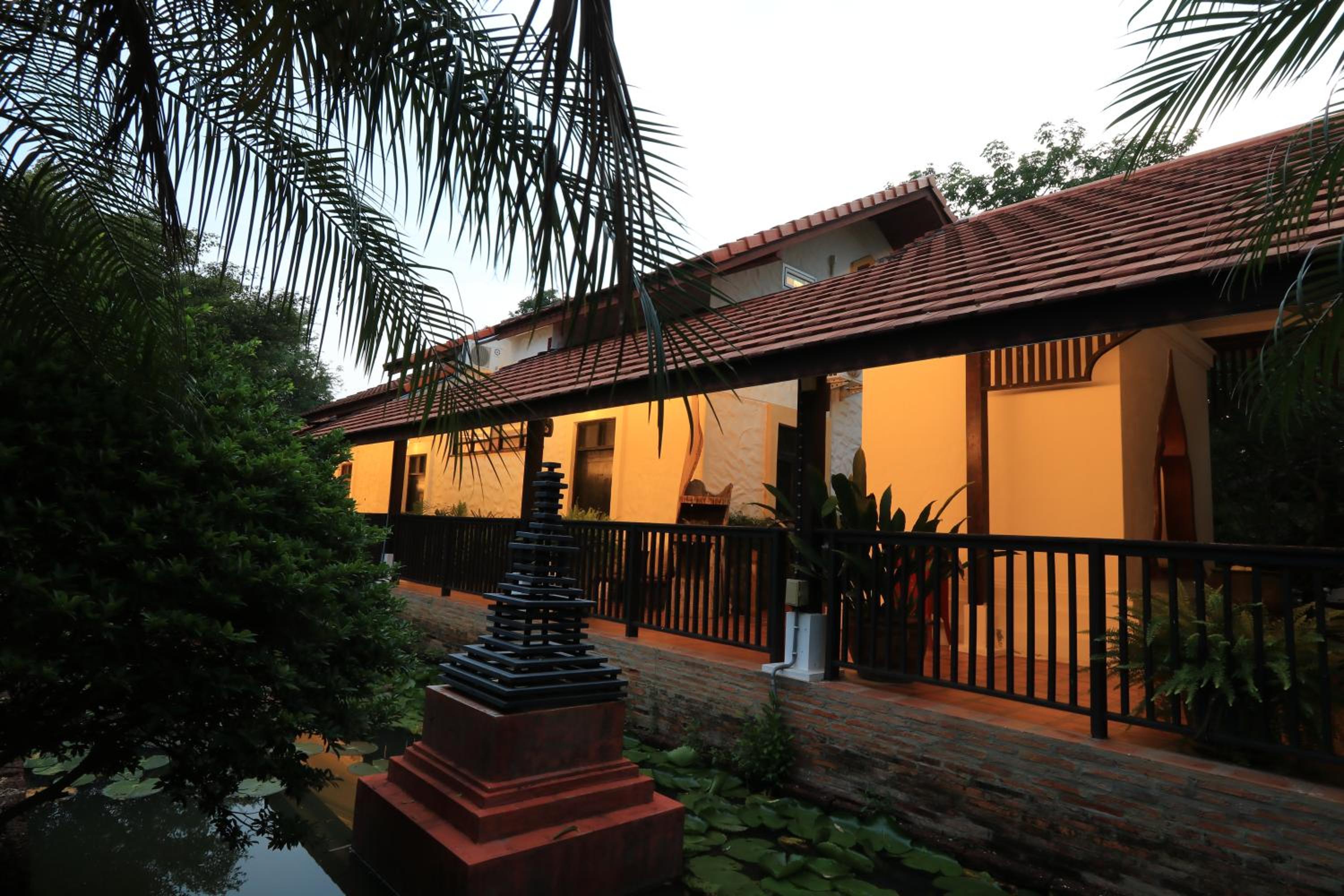Tharaburi Resort