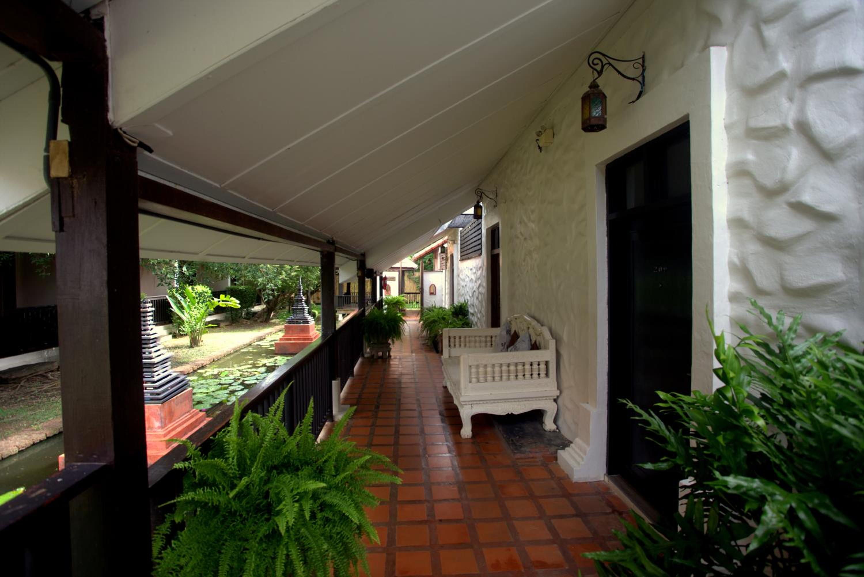 Tharaburi Resort