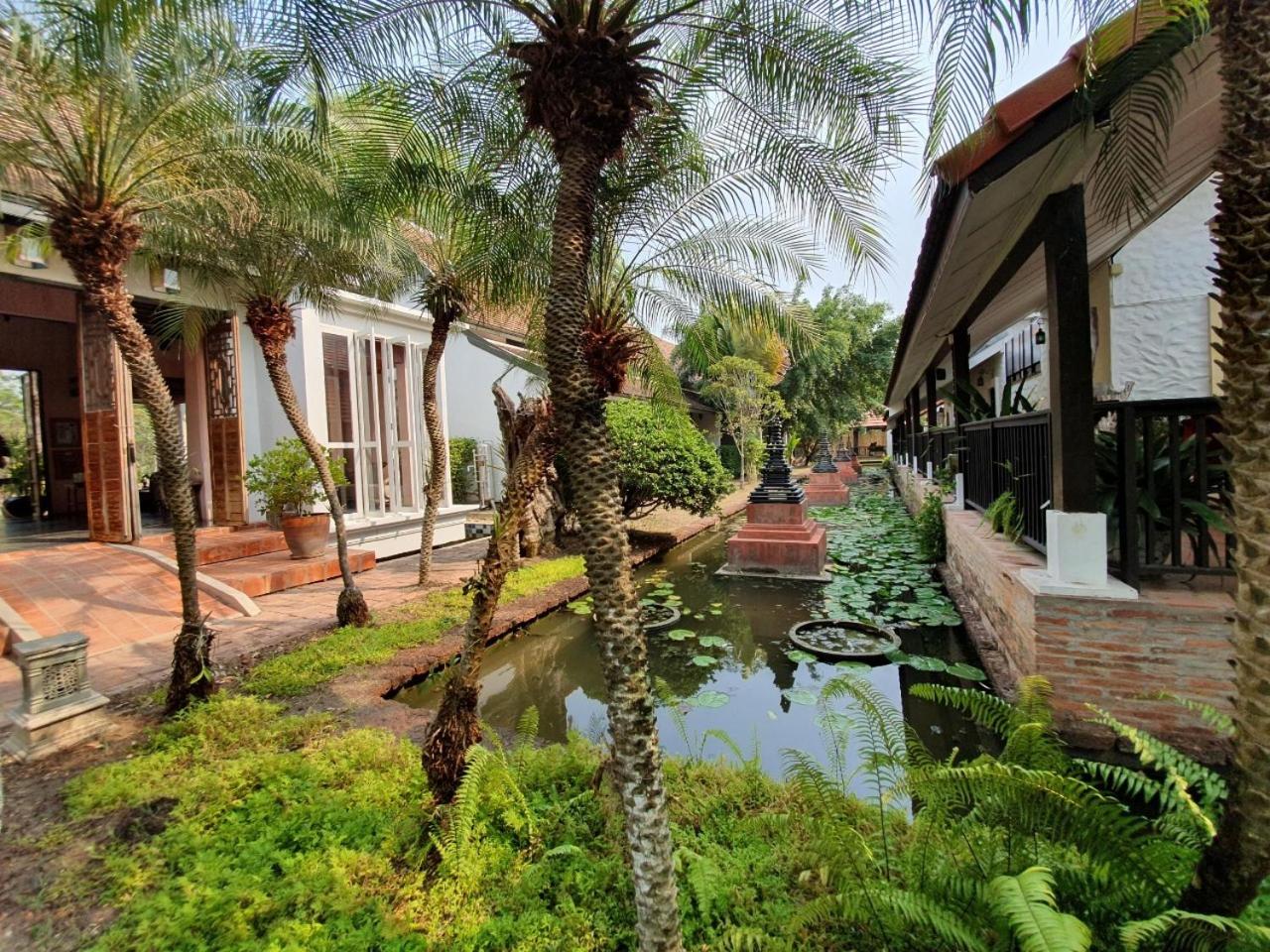 Tharaburi Resort