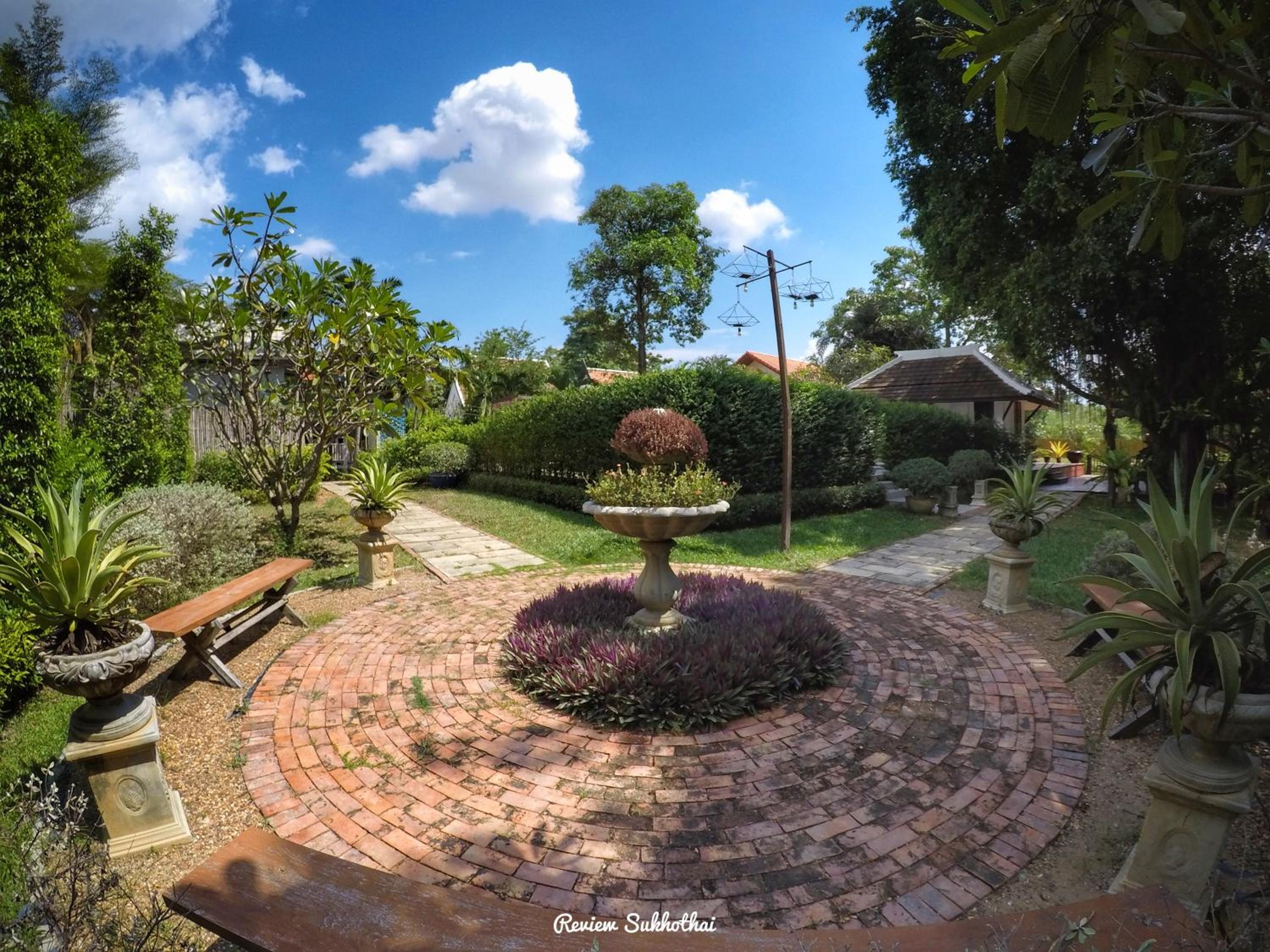 Tharaburi Resort