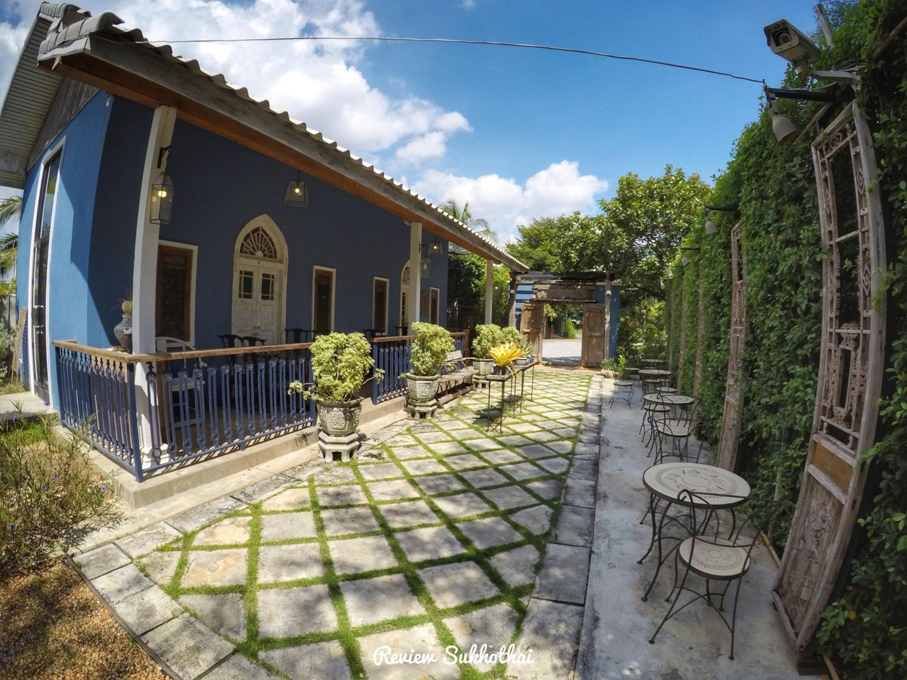 Tharaburi Resort