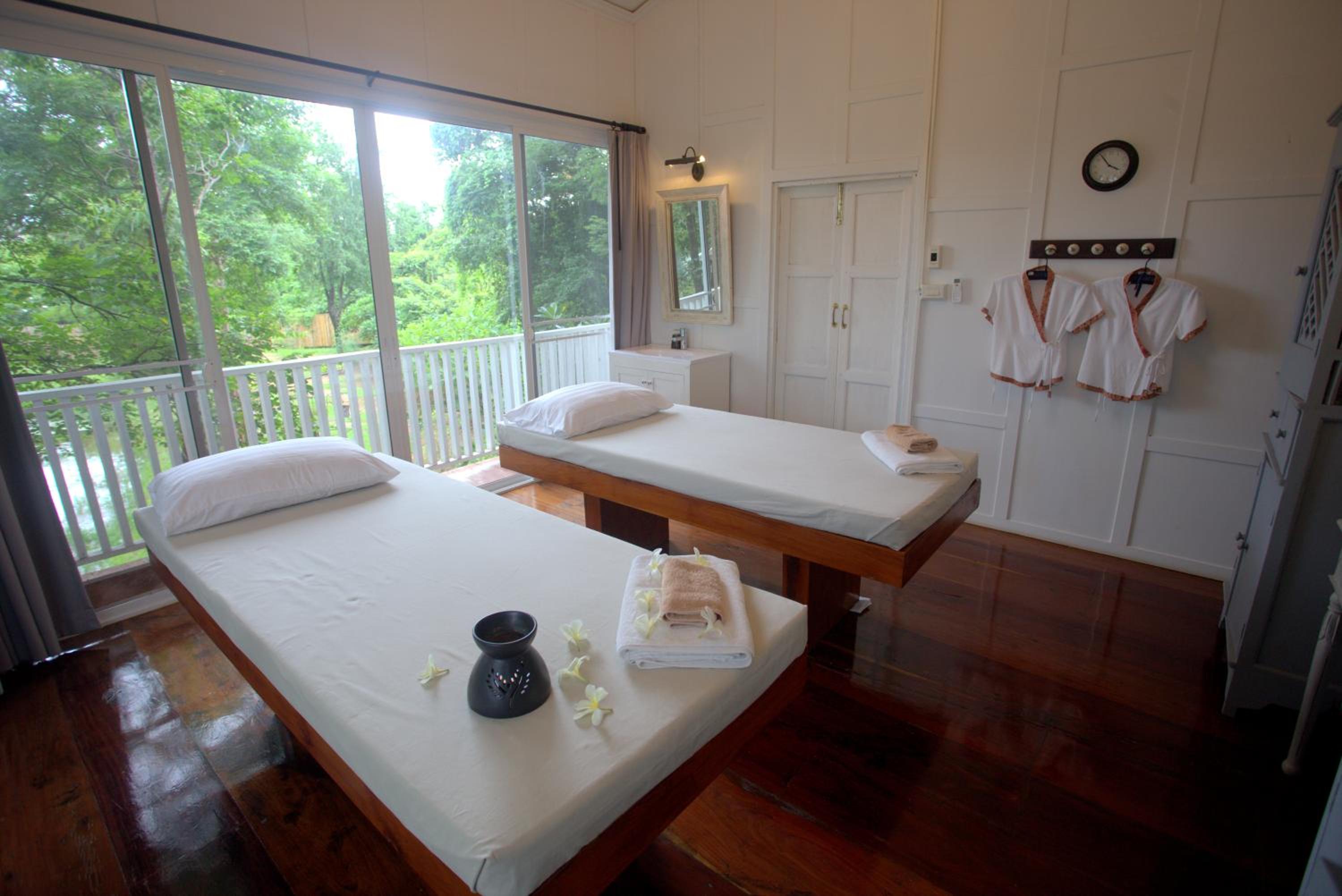 Tharaburi Resort