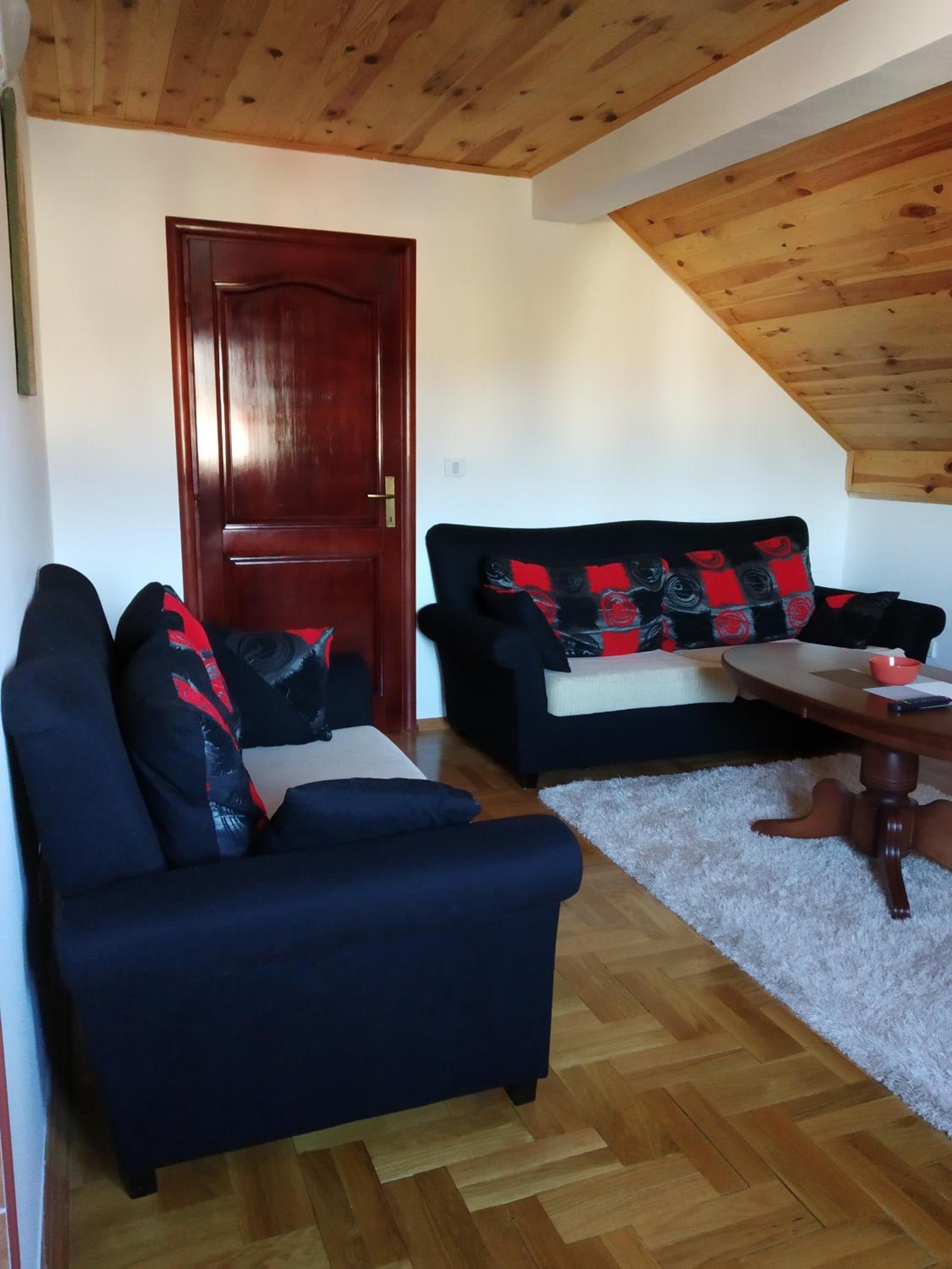 Apartments Radingturs view 5