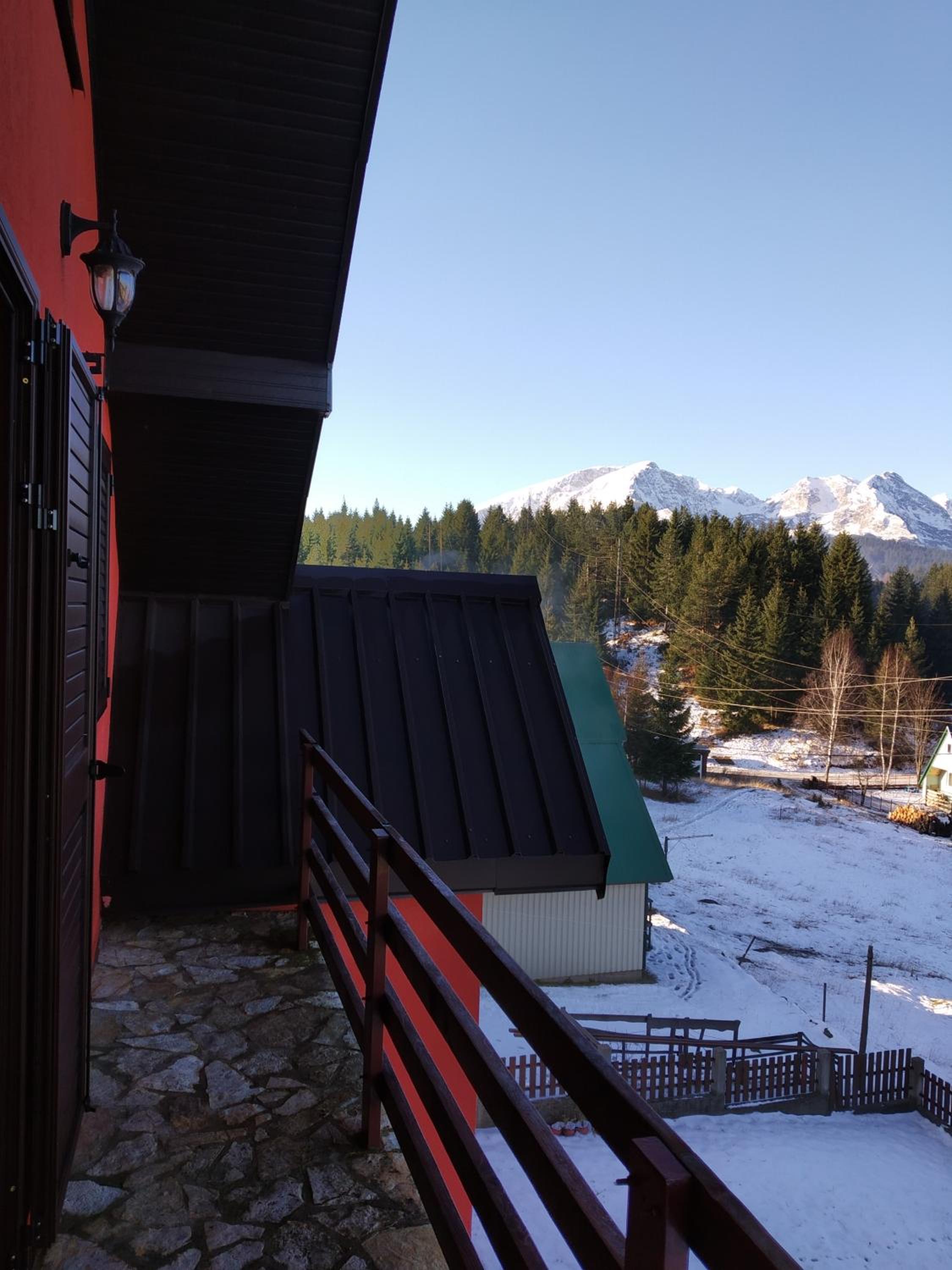 Apartments Radingturs view 2