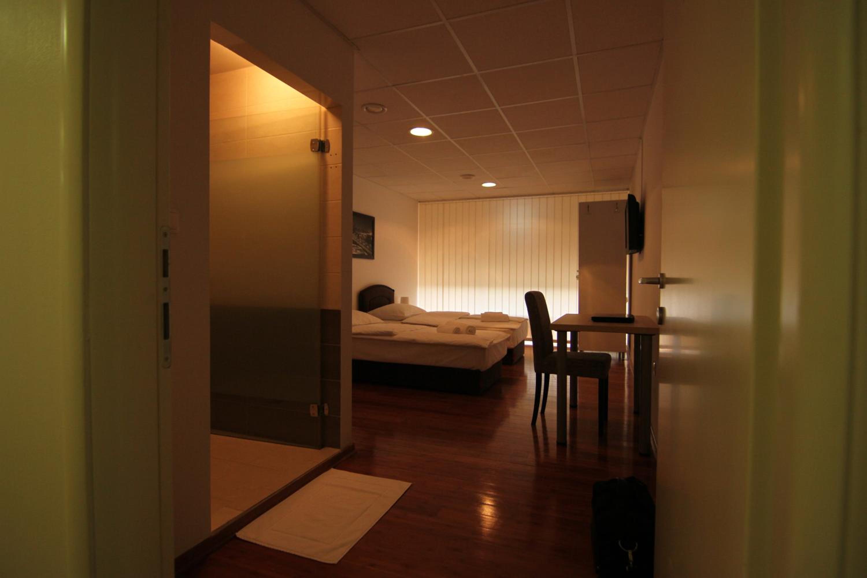 Photo 25