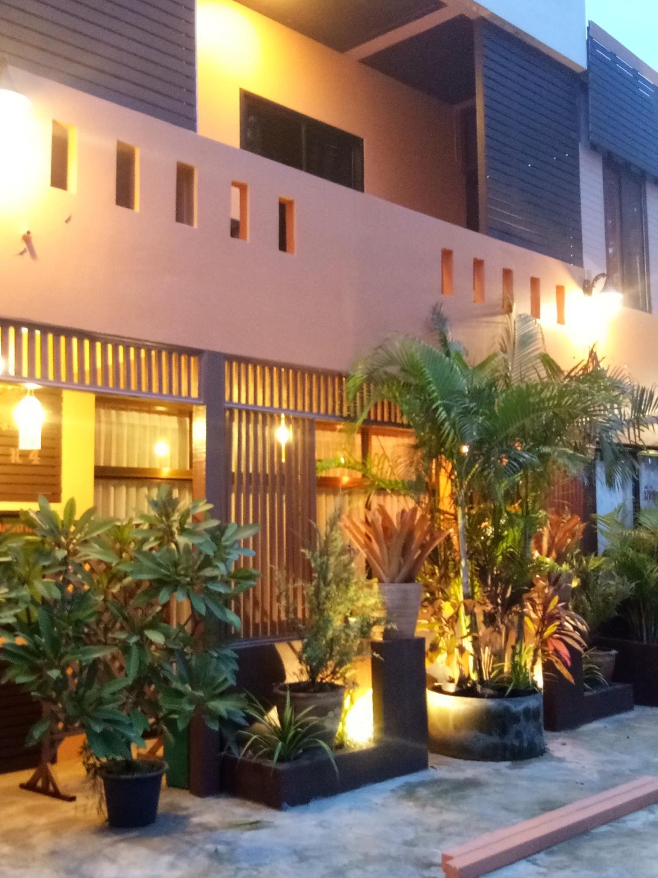 Hotel โรงแรมฟร้อนบีช frontbeach - Image 1