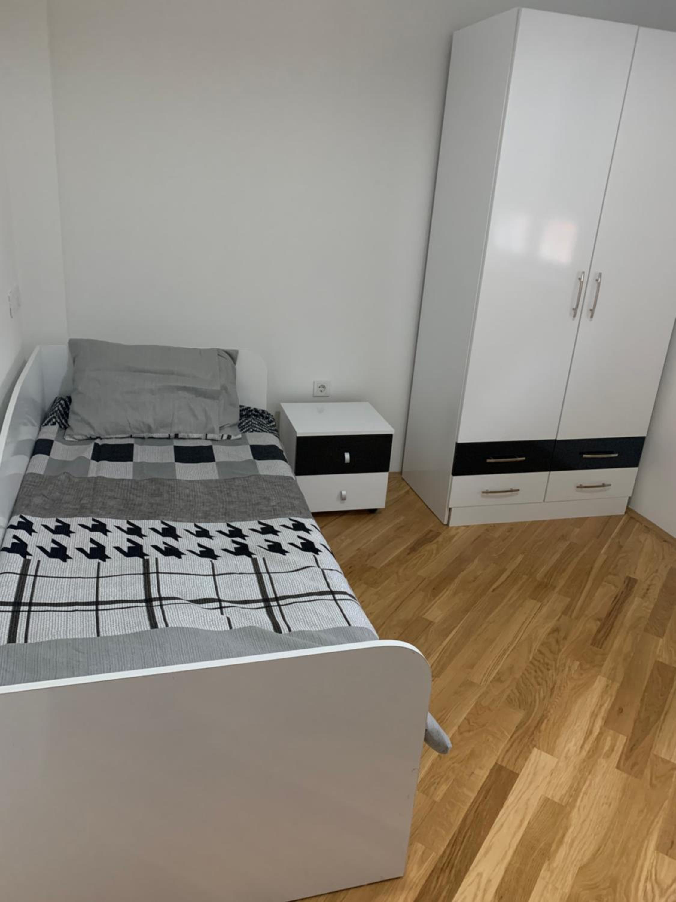 LUXURY SUITES MARKOV