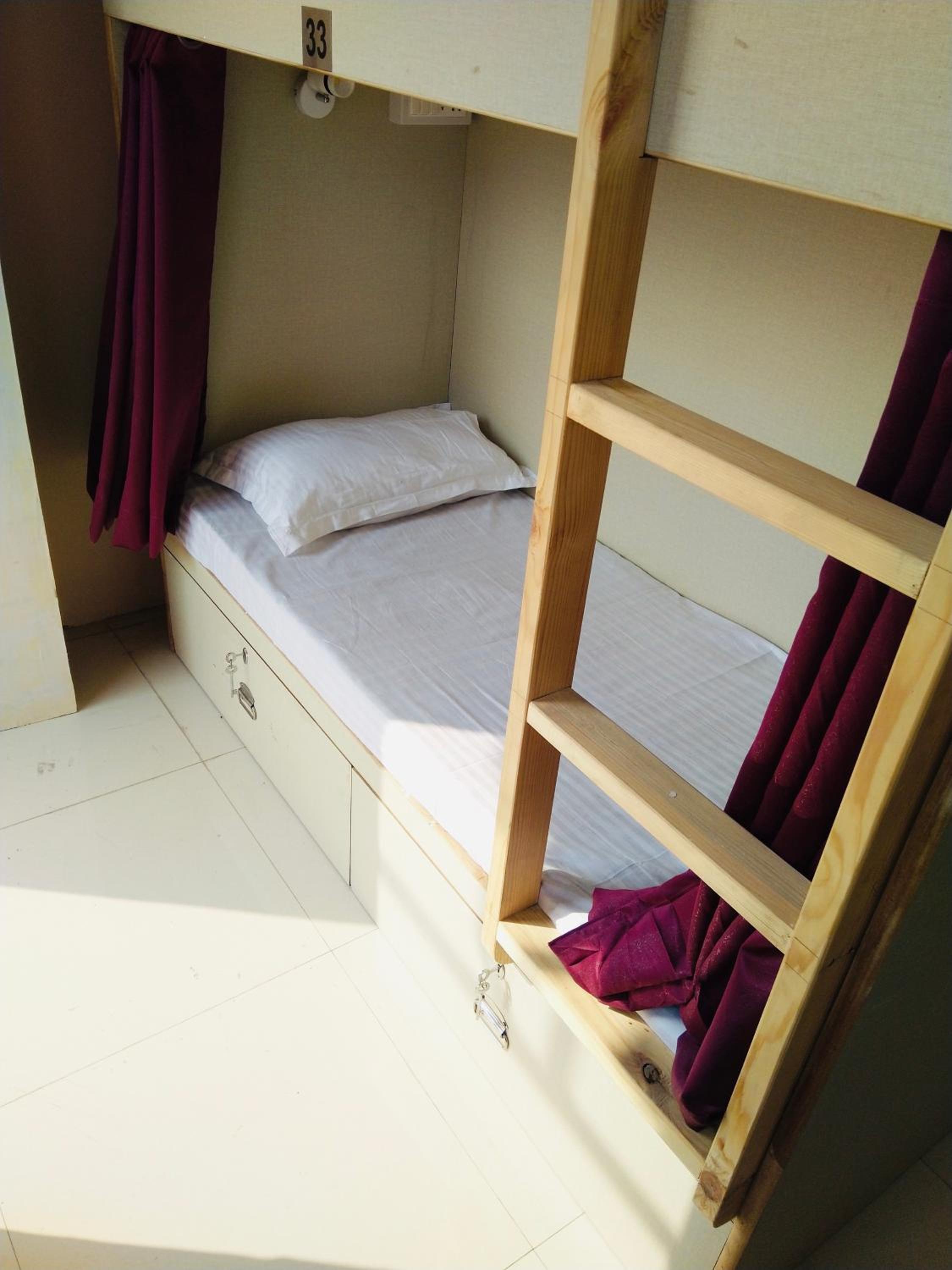 Homestay at Kashmiri Gate Metro & Old Delhi Railway Station