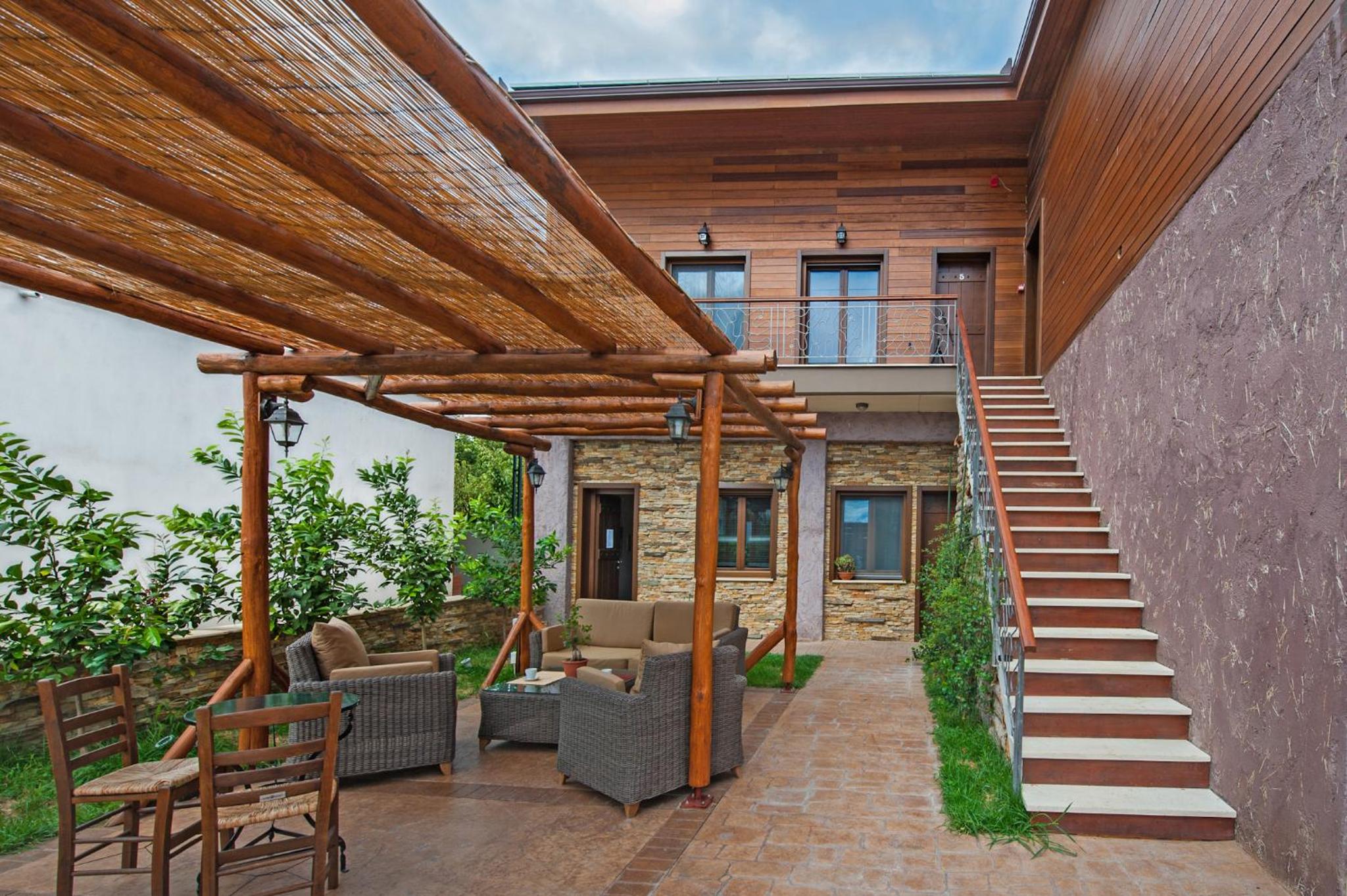 Polys Guest House