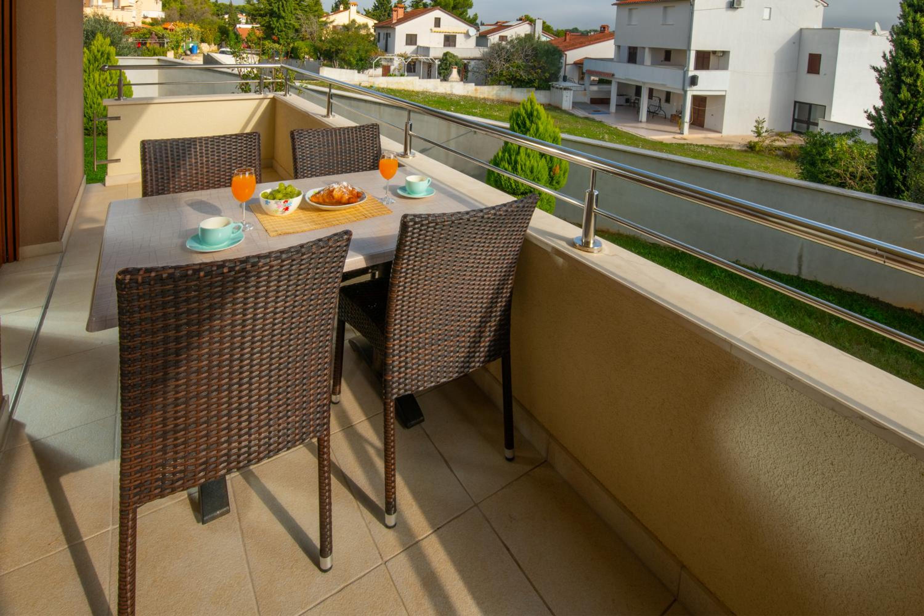 Apartments Oliva