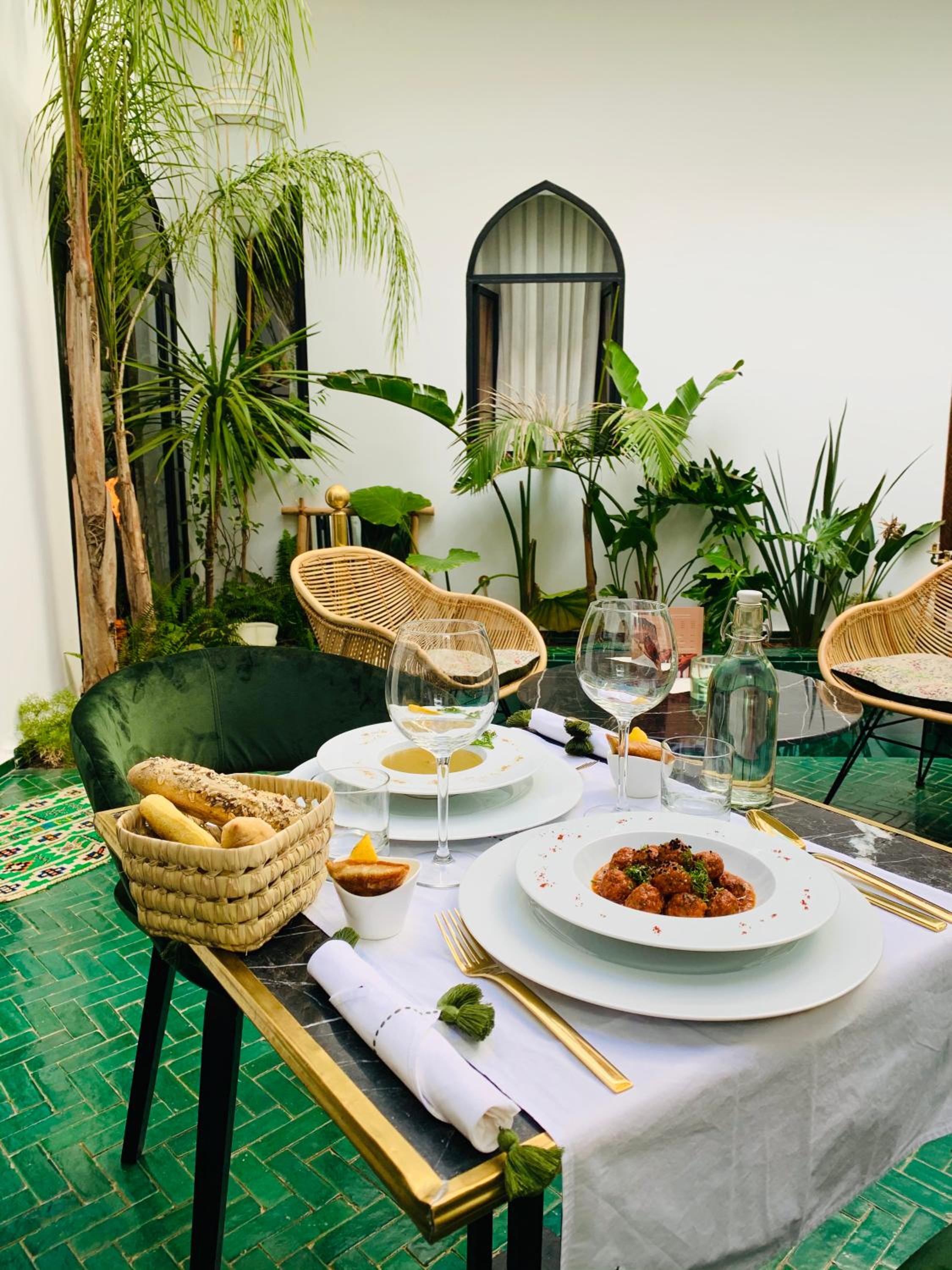 dining