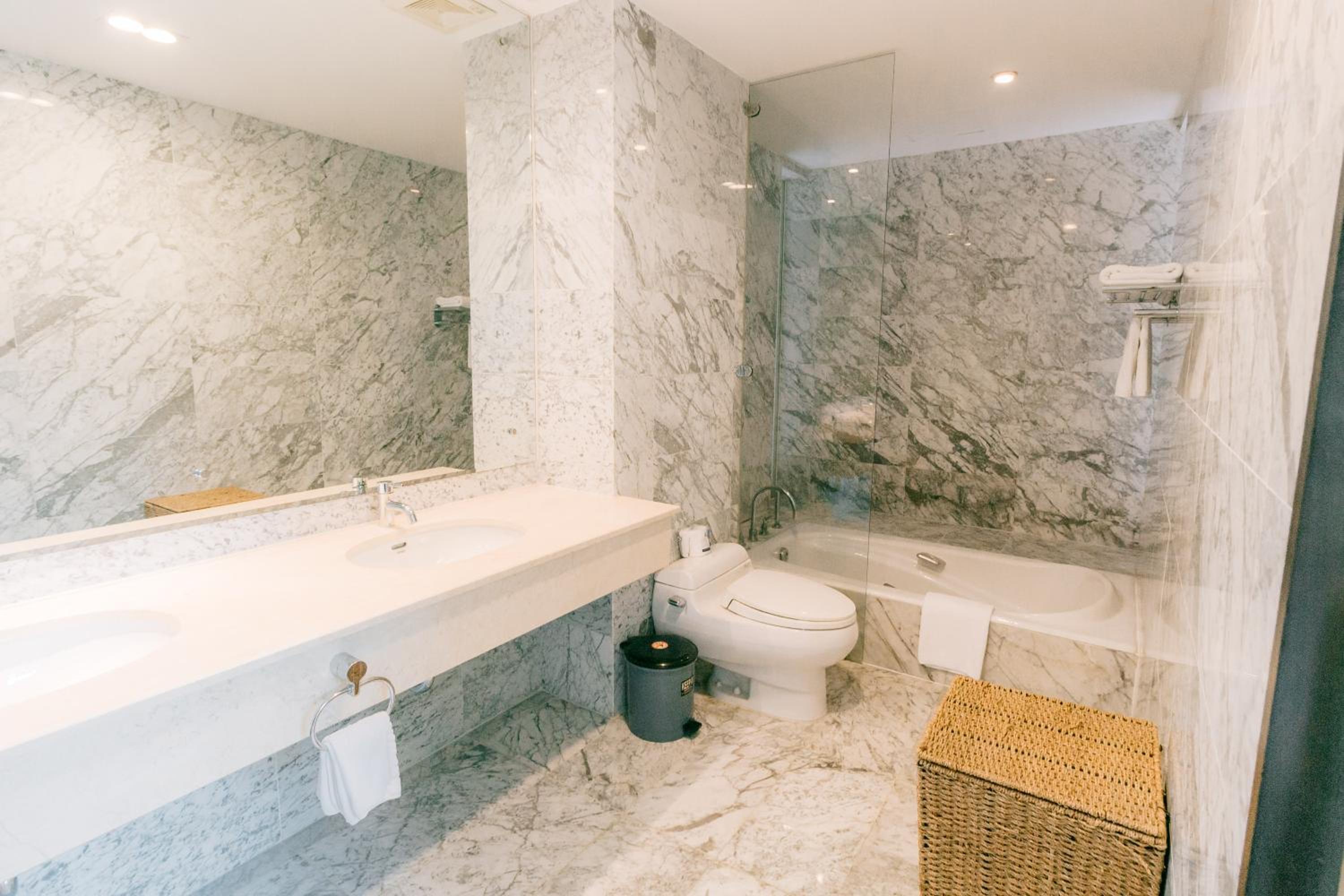 Blue Arch - Luxury Serviced Apartment in Central Saigon