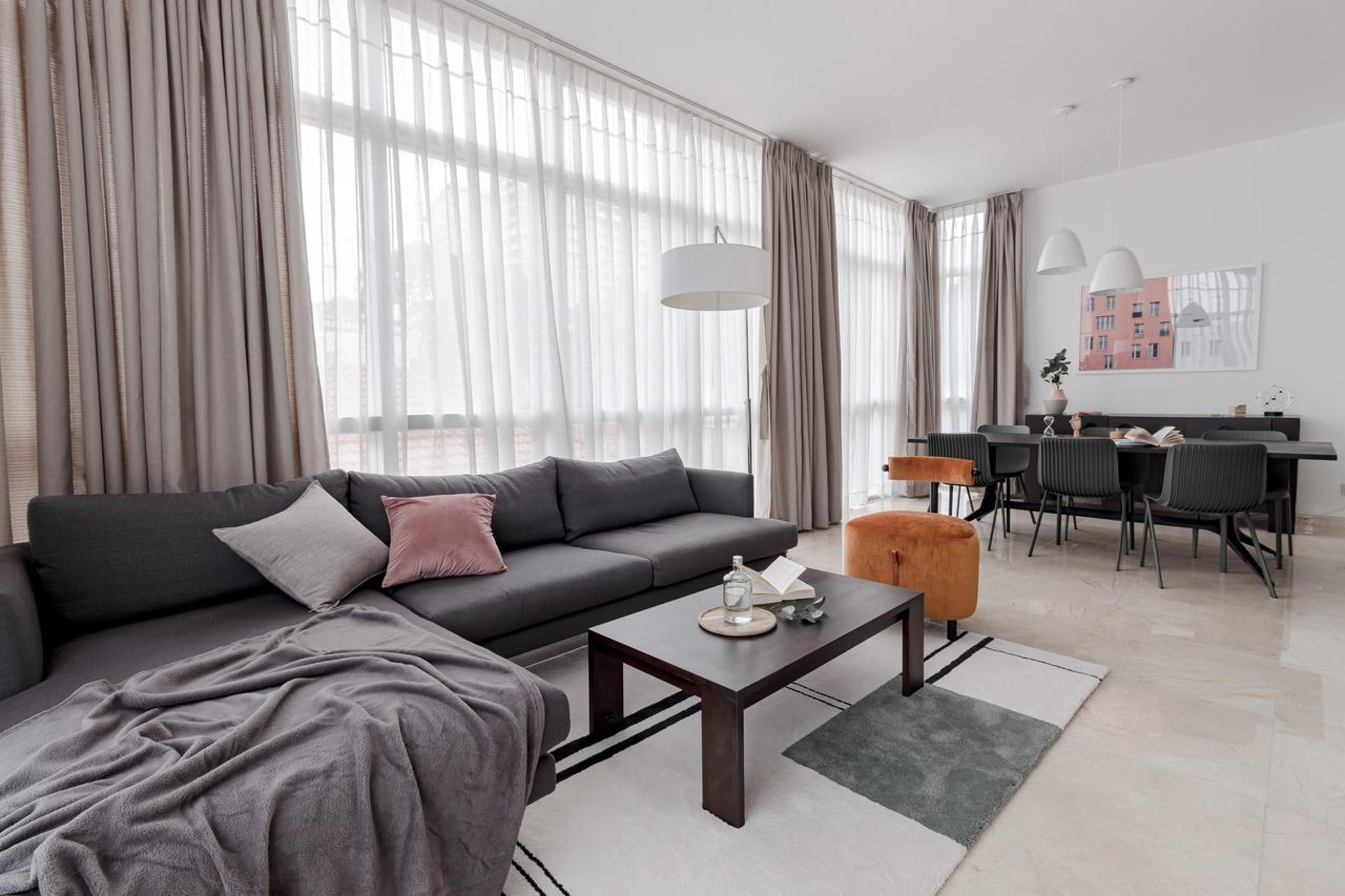 Blue Arch - Luxury Serviced Apartment in Central Saigon