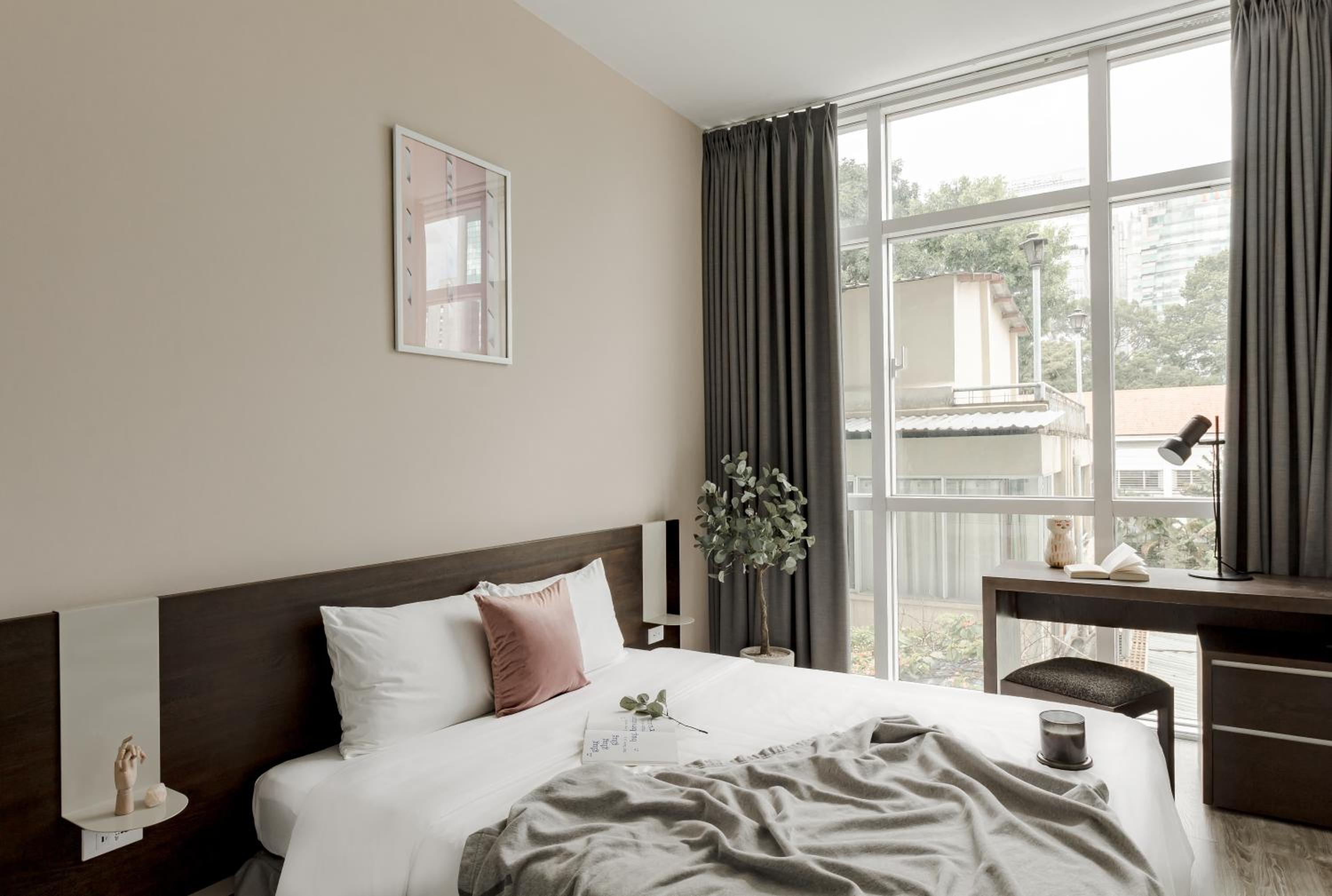 Blue Arch - Luxury Serviced Apartment in Central Saigon