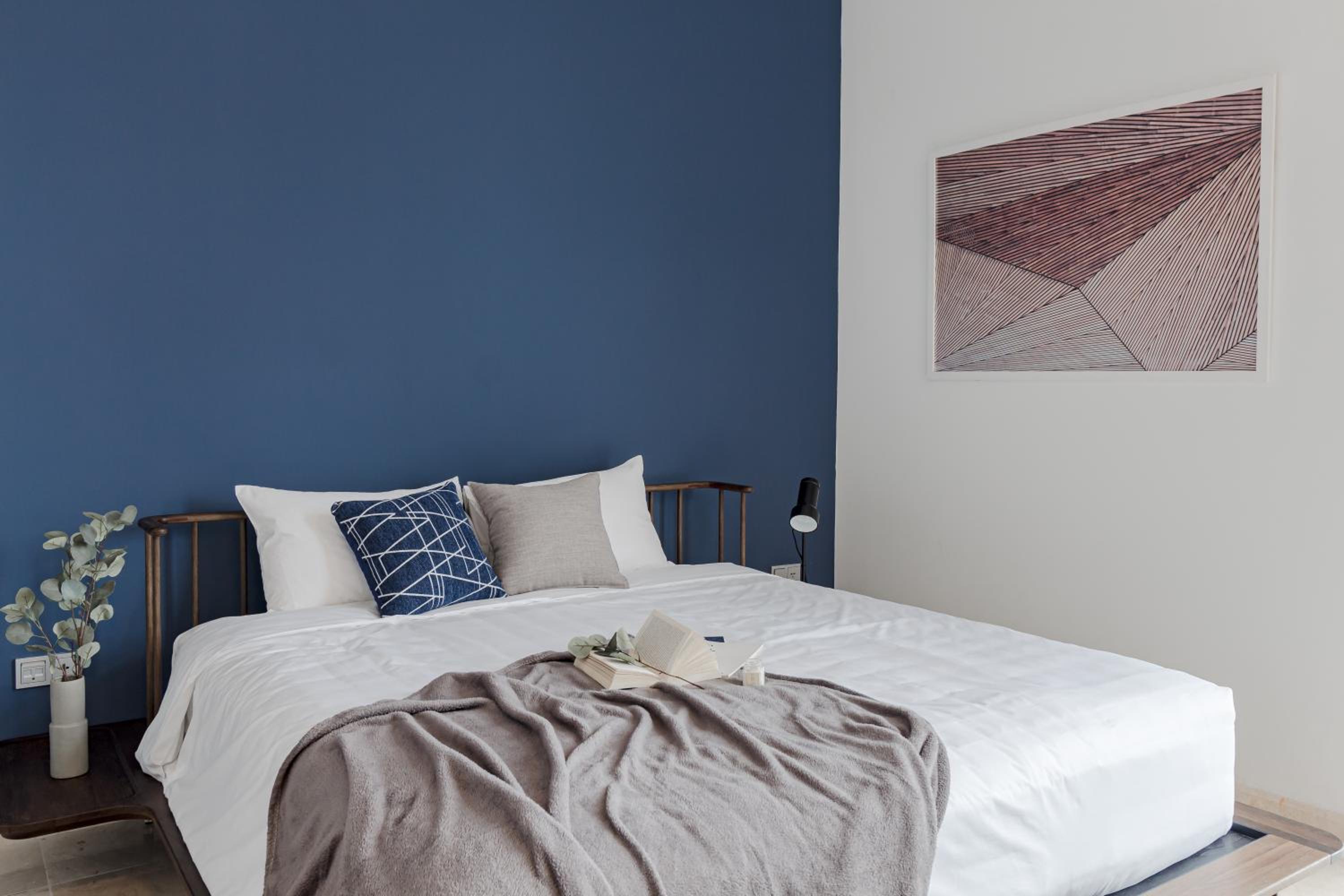 Blue Arch - Luxury Serviced Apartment in Central Saigon