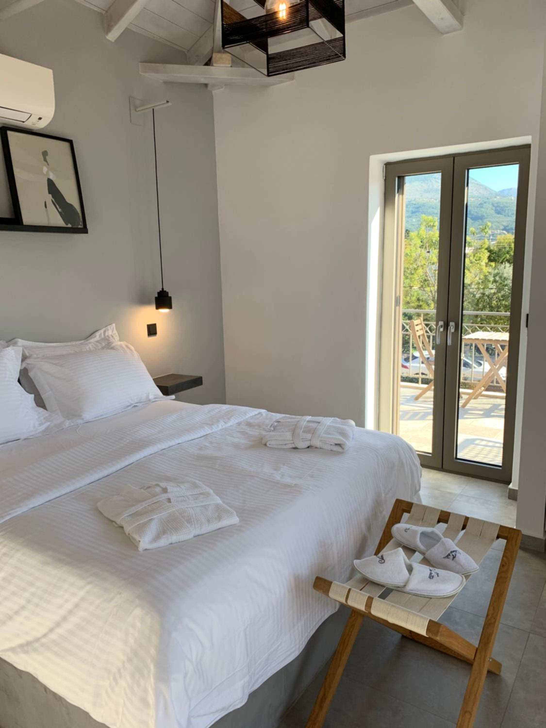 Calme Suites Mani