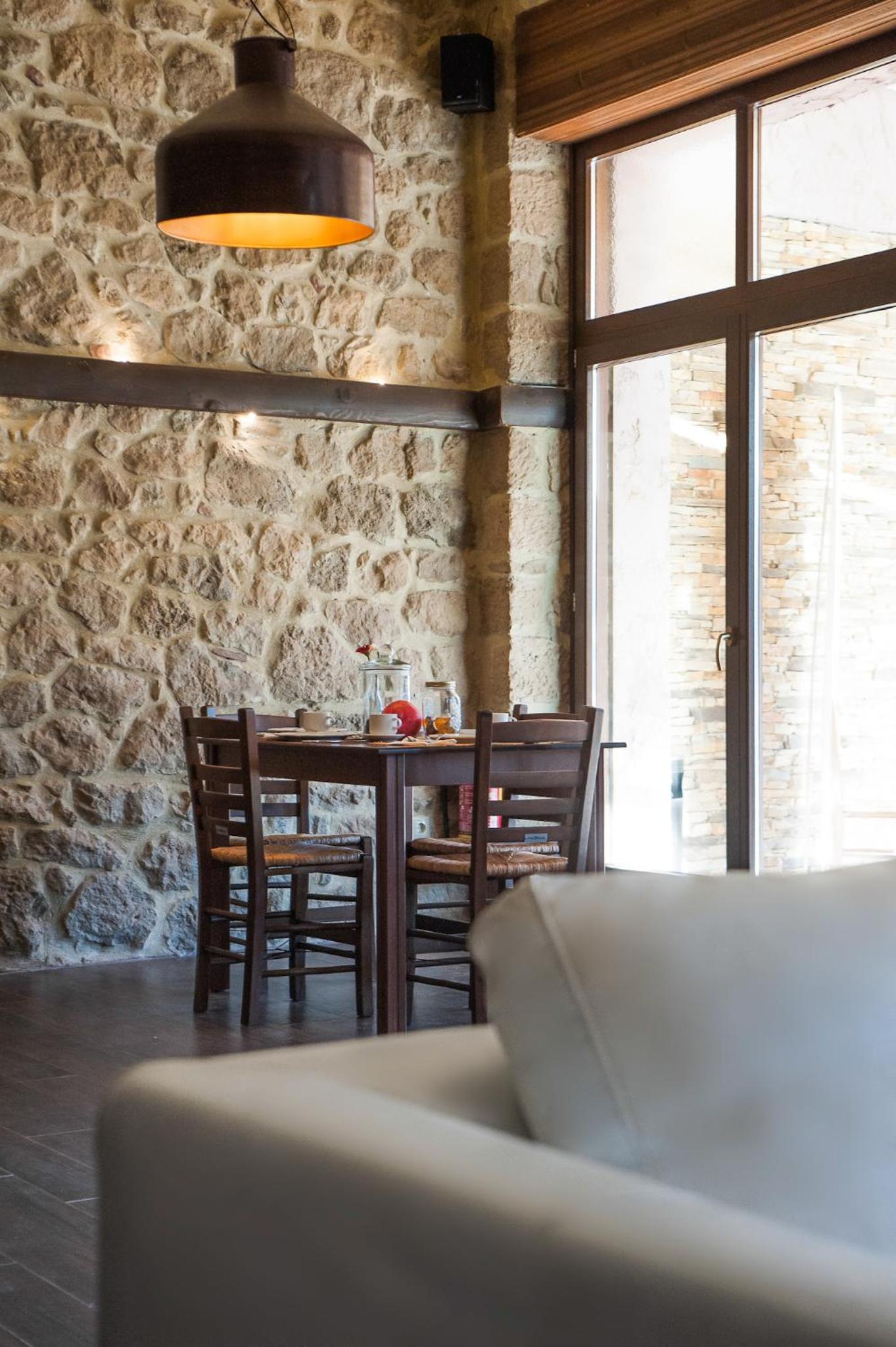 Polys Guest House