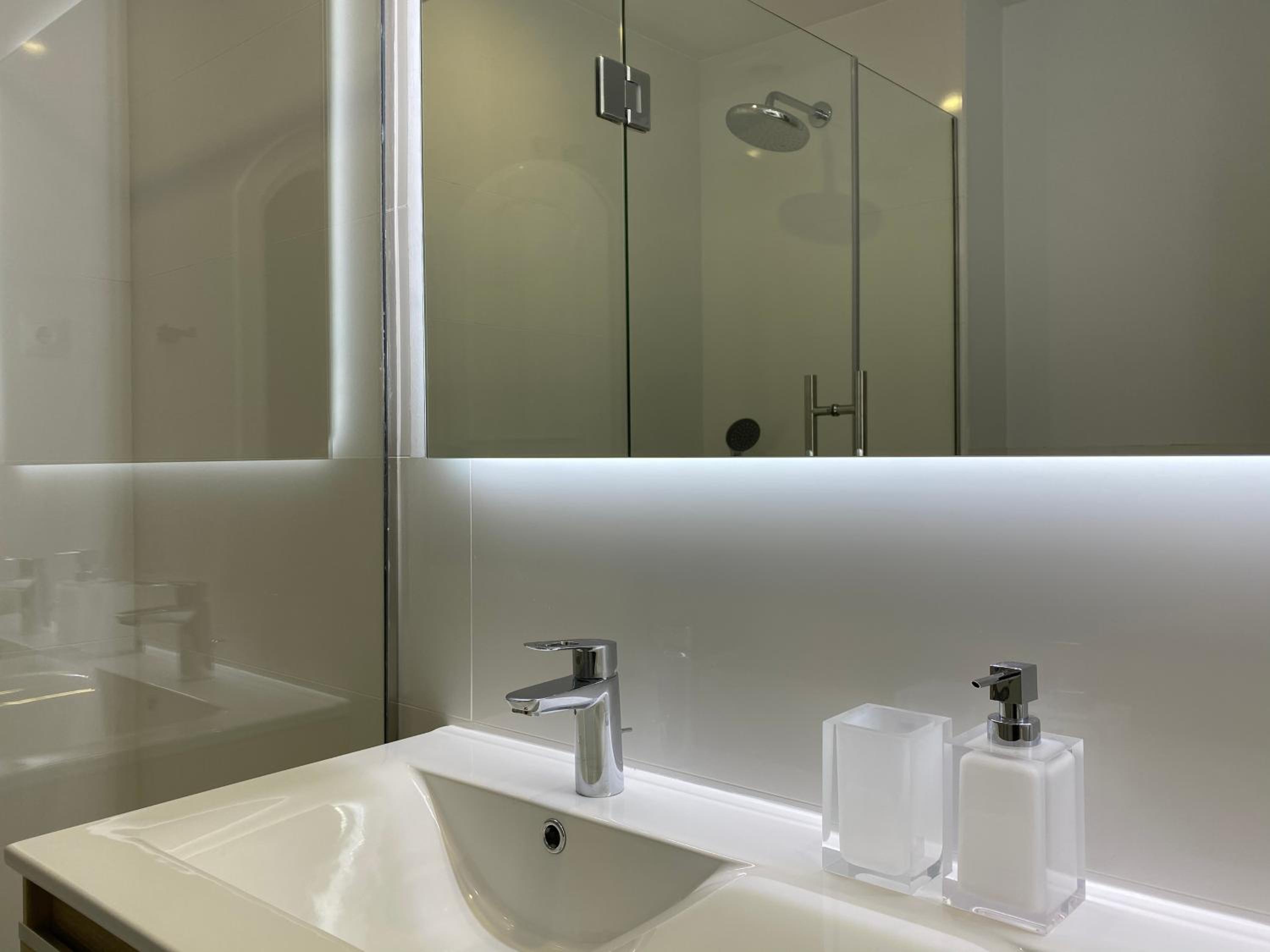 Luxury Apartm Brand newSwimming PoolGolf Beach