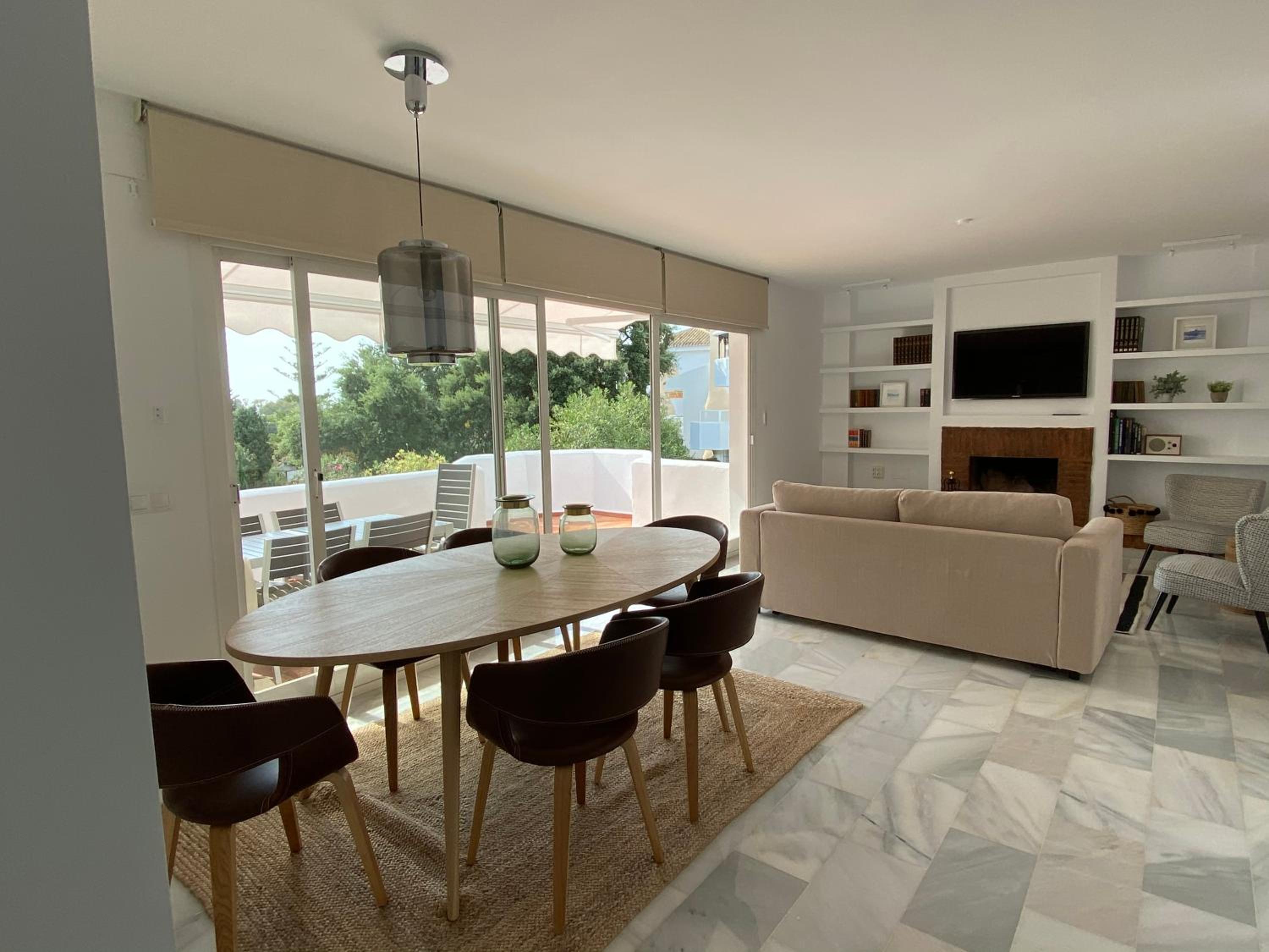 Luxury Apartm Brand newSwimming PoolGolf Beach