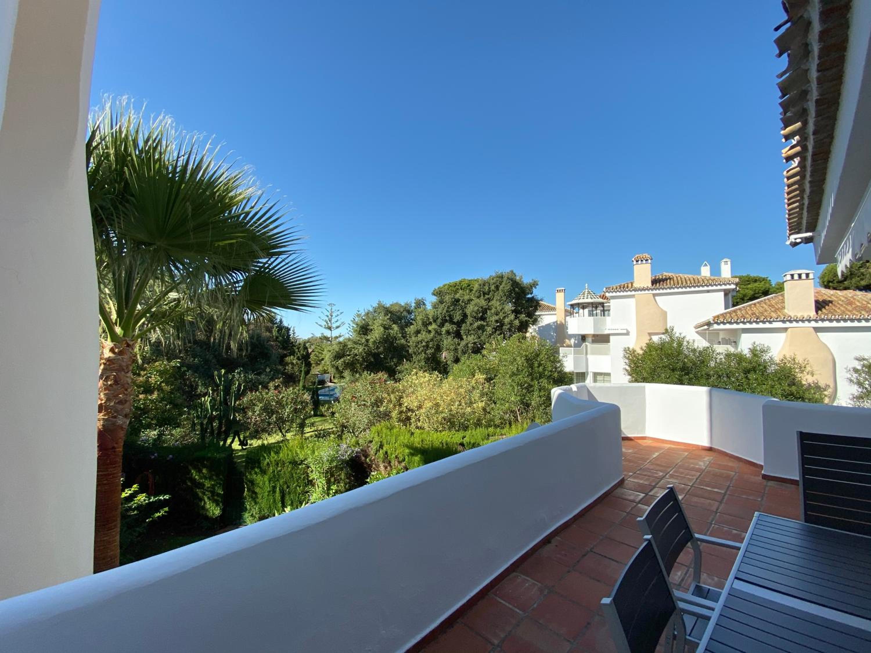 Luxury Apartm Brand newSwimming PoolGolf Beach