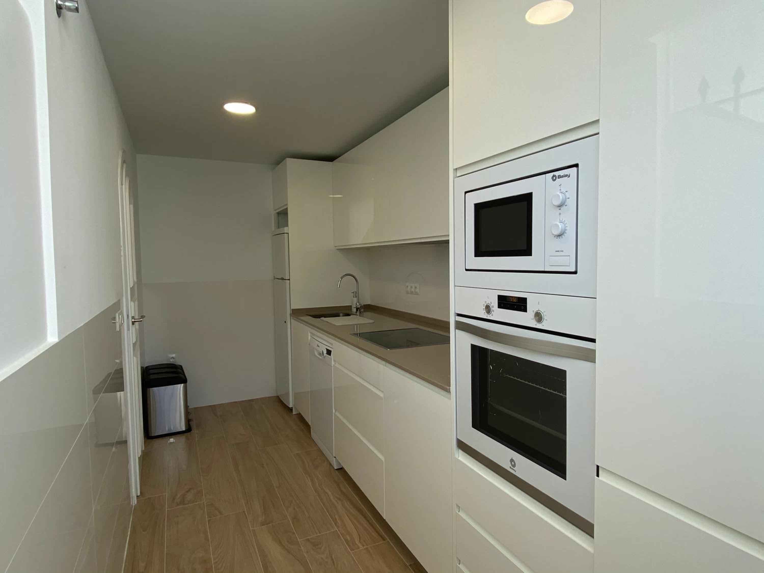Luxury Apartm Brand newSwimming PoolGolf Beach