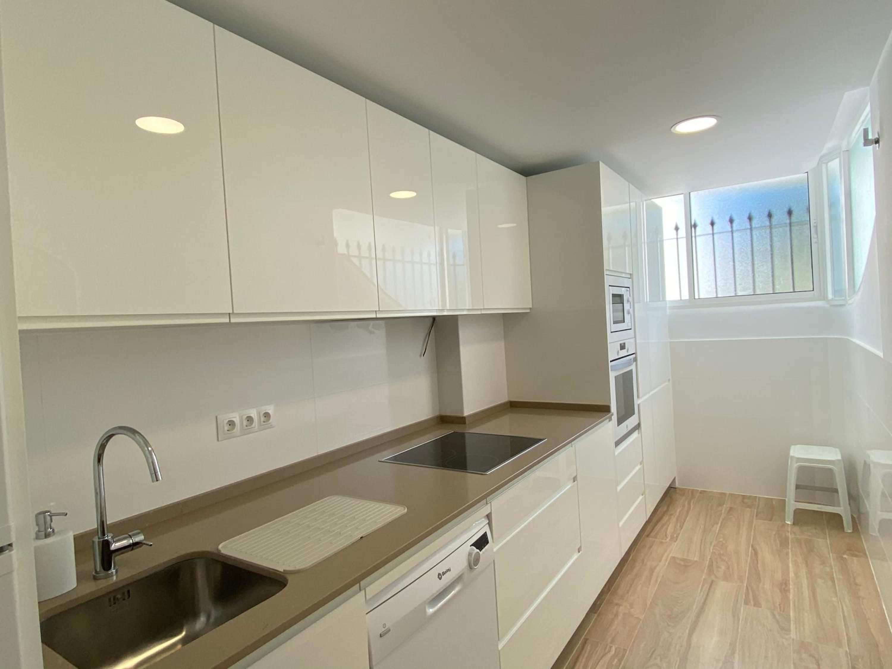 Luxury Apartm Brand newSwimming PoolGolf Beach
