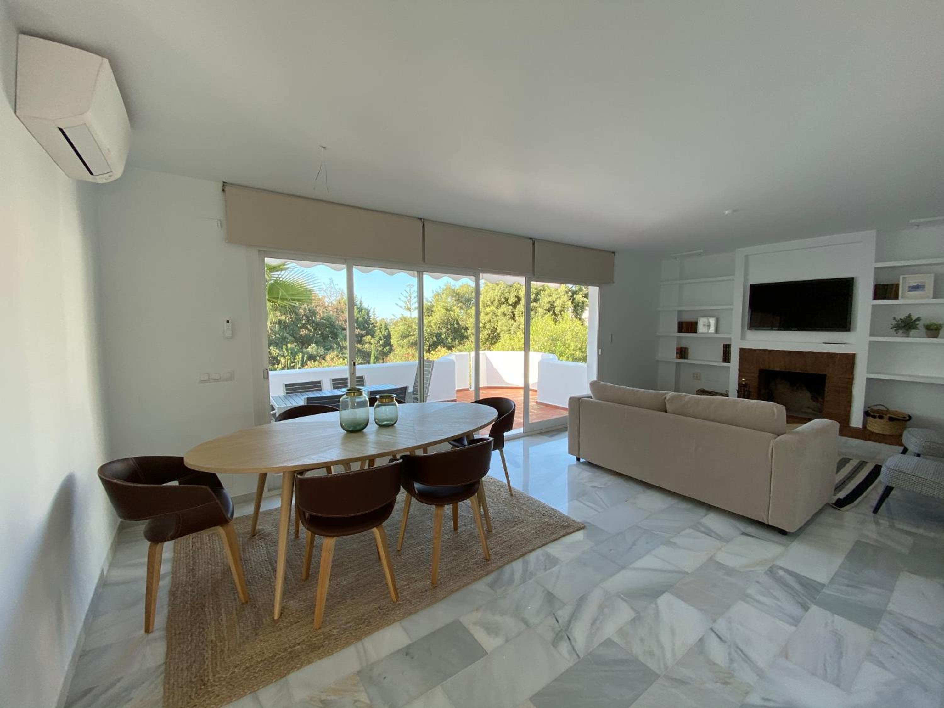 Luxury Apartm Brand newSwimming PoolGolf Beach