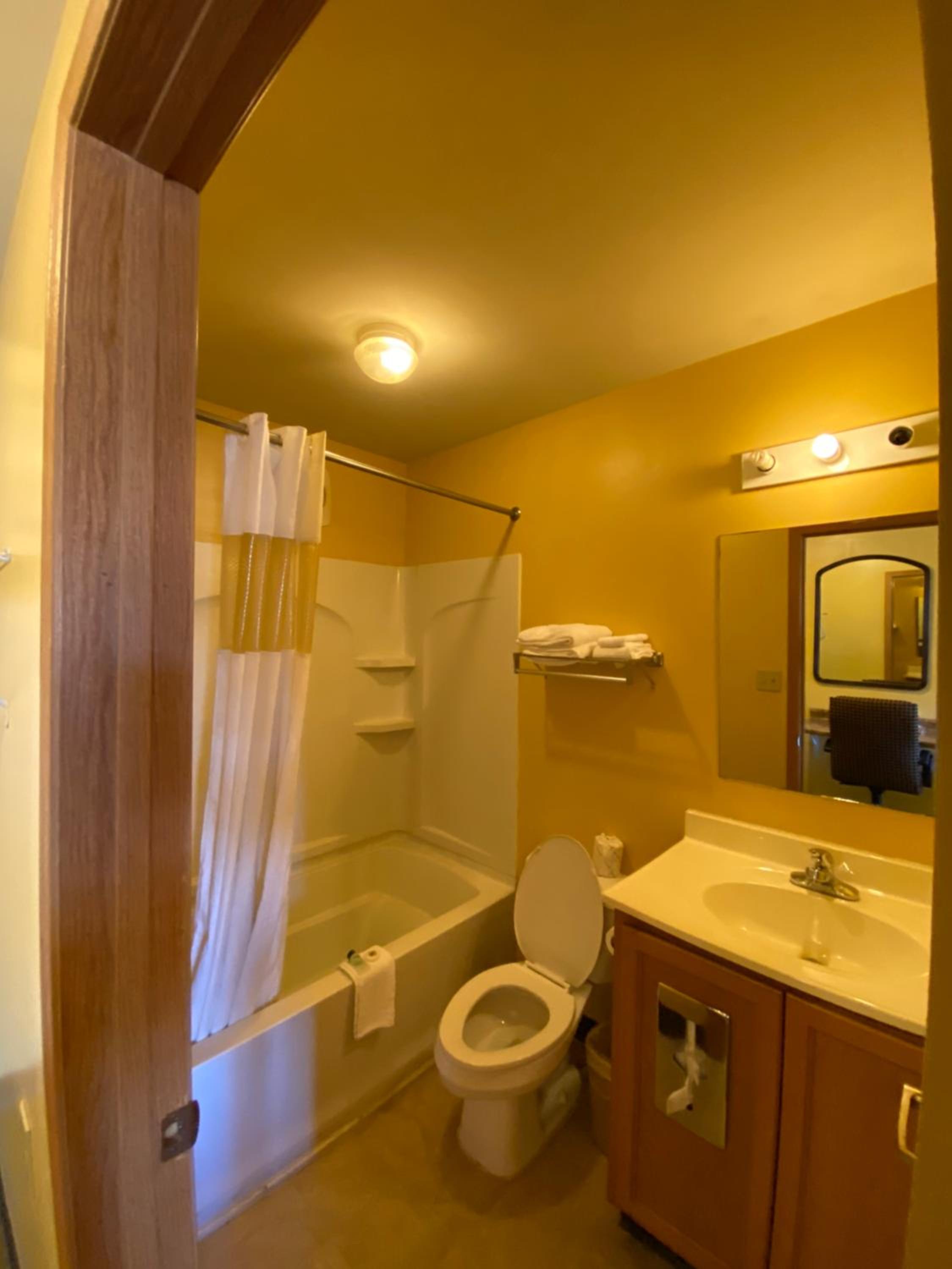 Regal Inn Coffeyville - Property Image 8