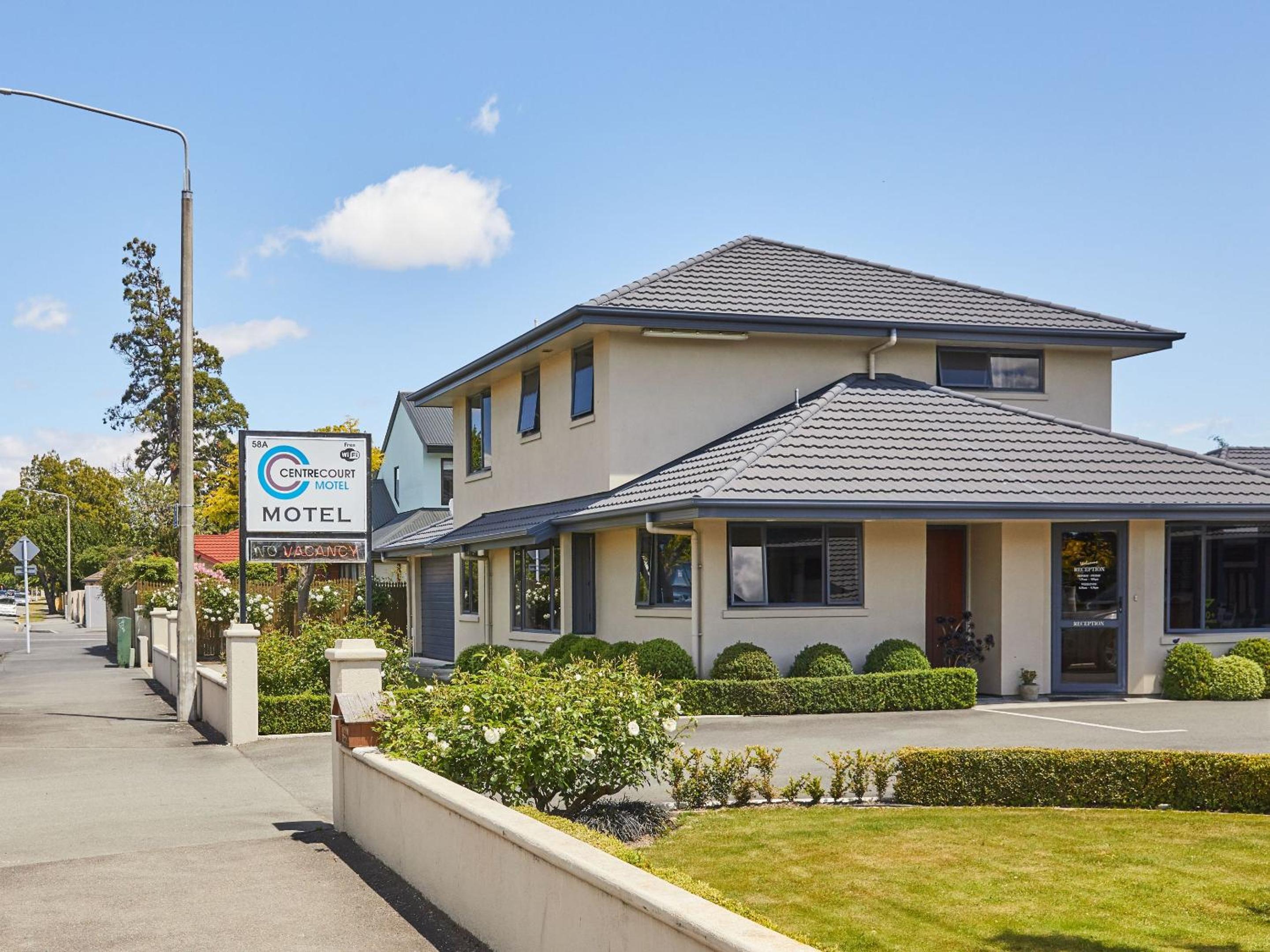 Centre Court Motel - Image 3