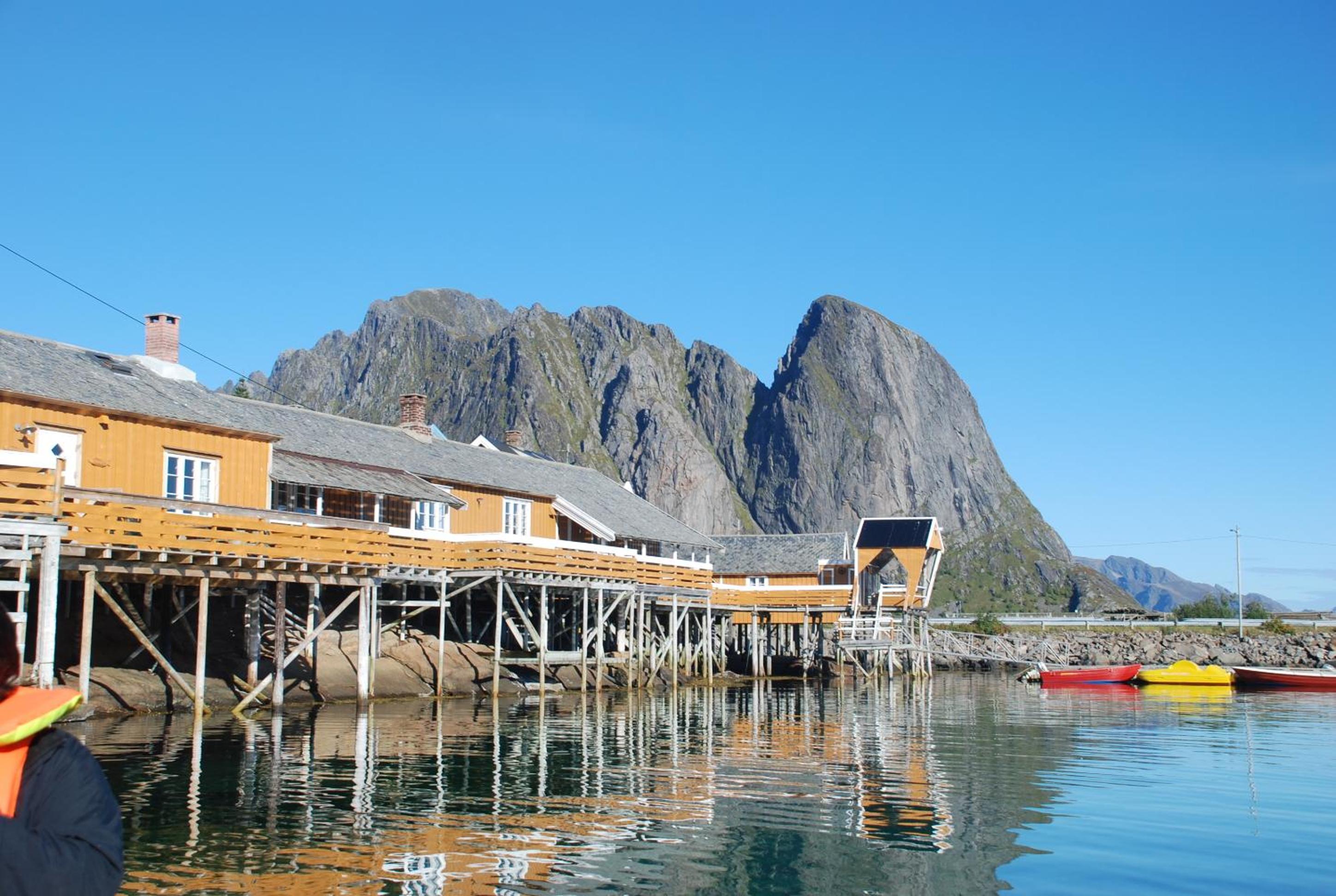 Sakrisøy Rorbuer
