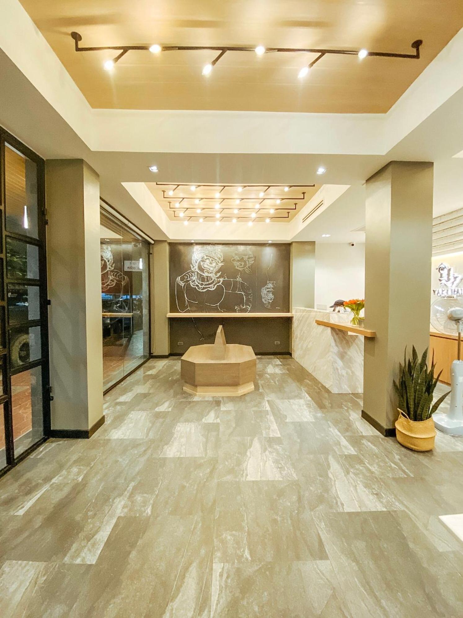 YAKTHAI POSHTEL