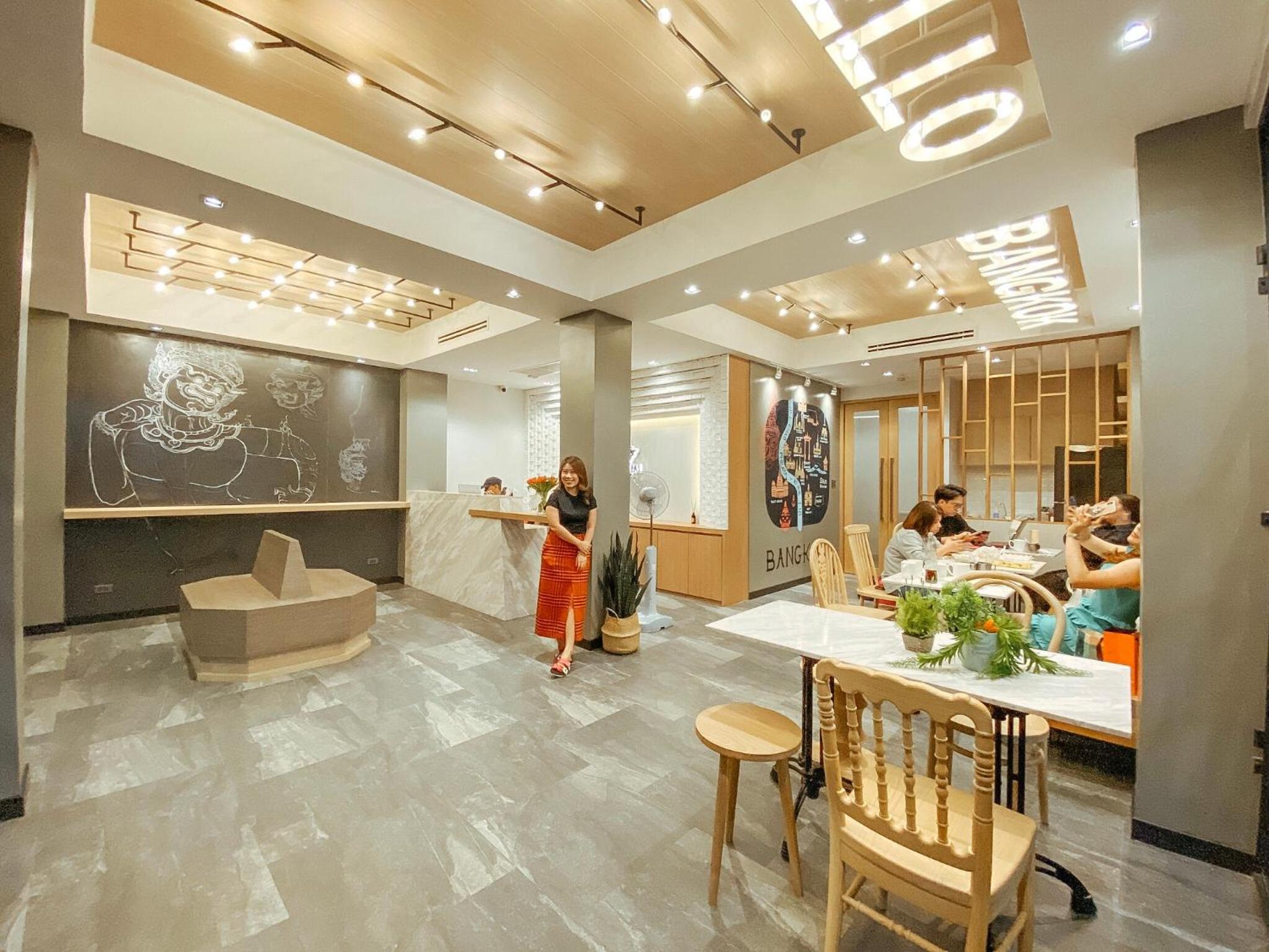 YAKTHAI POSHTEL