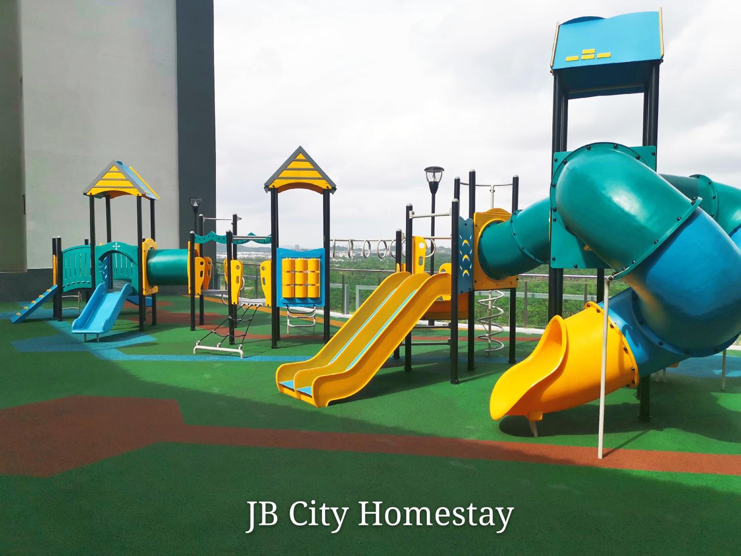 D'Pristine Suites by RR JBcity