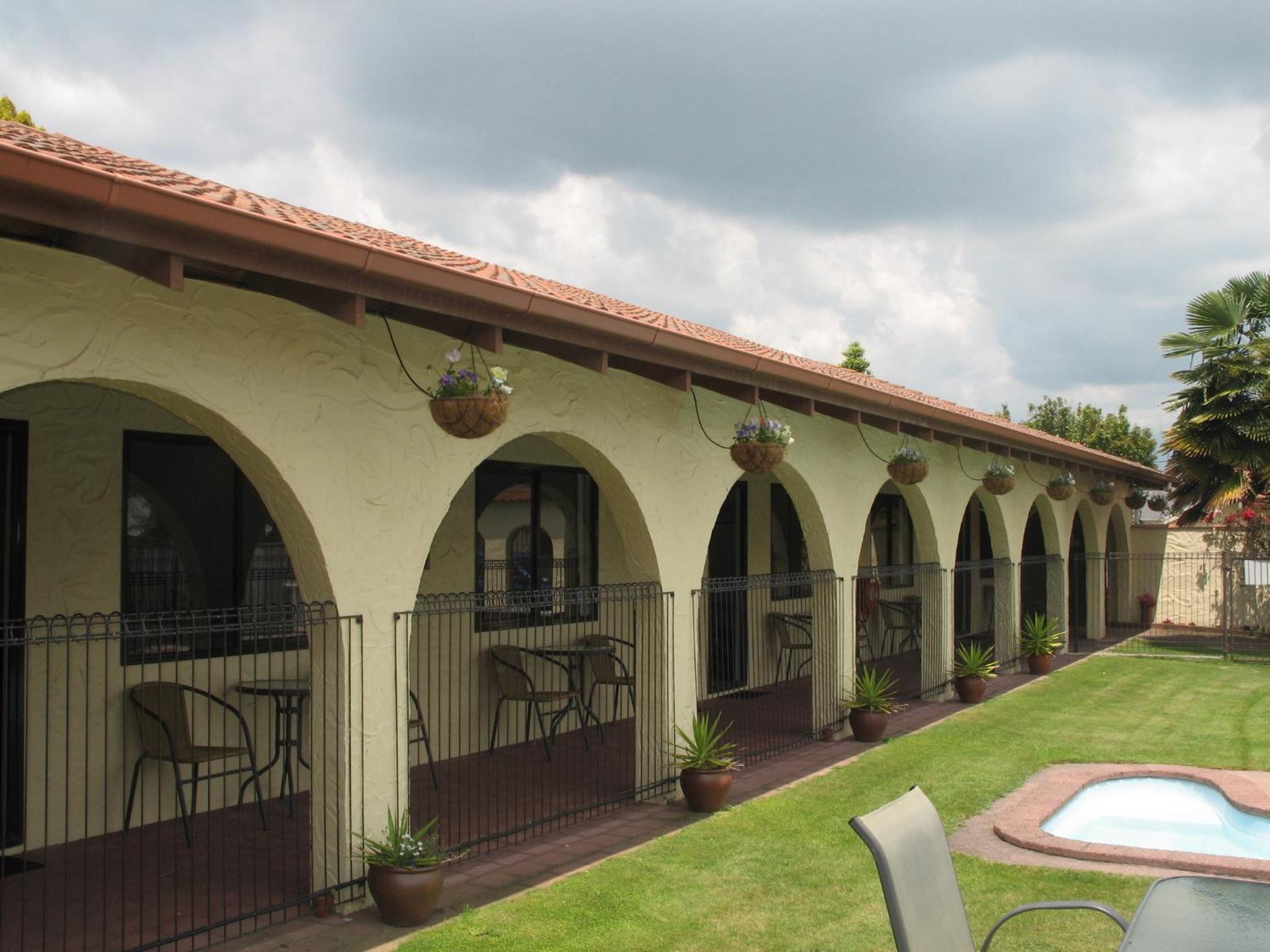 Captains Quarters Motor Inn