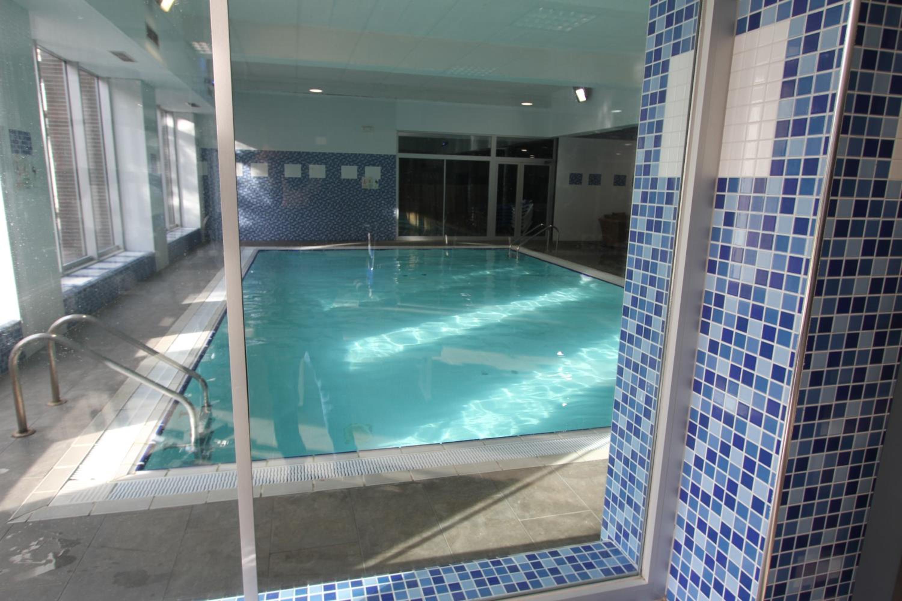 For a Stay Aqquaria Deluxe